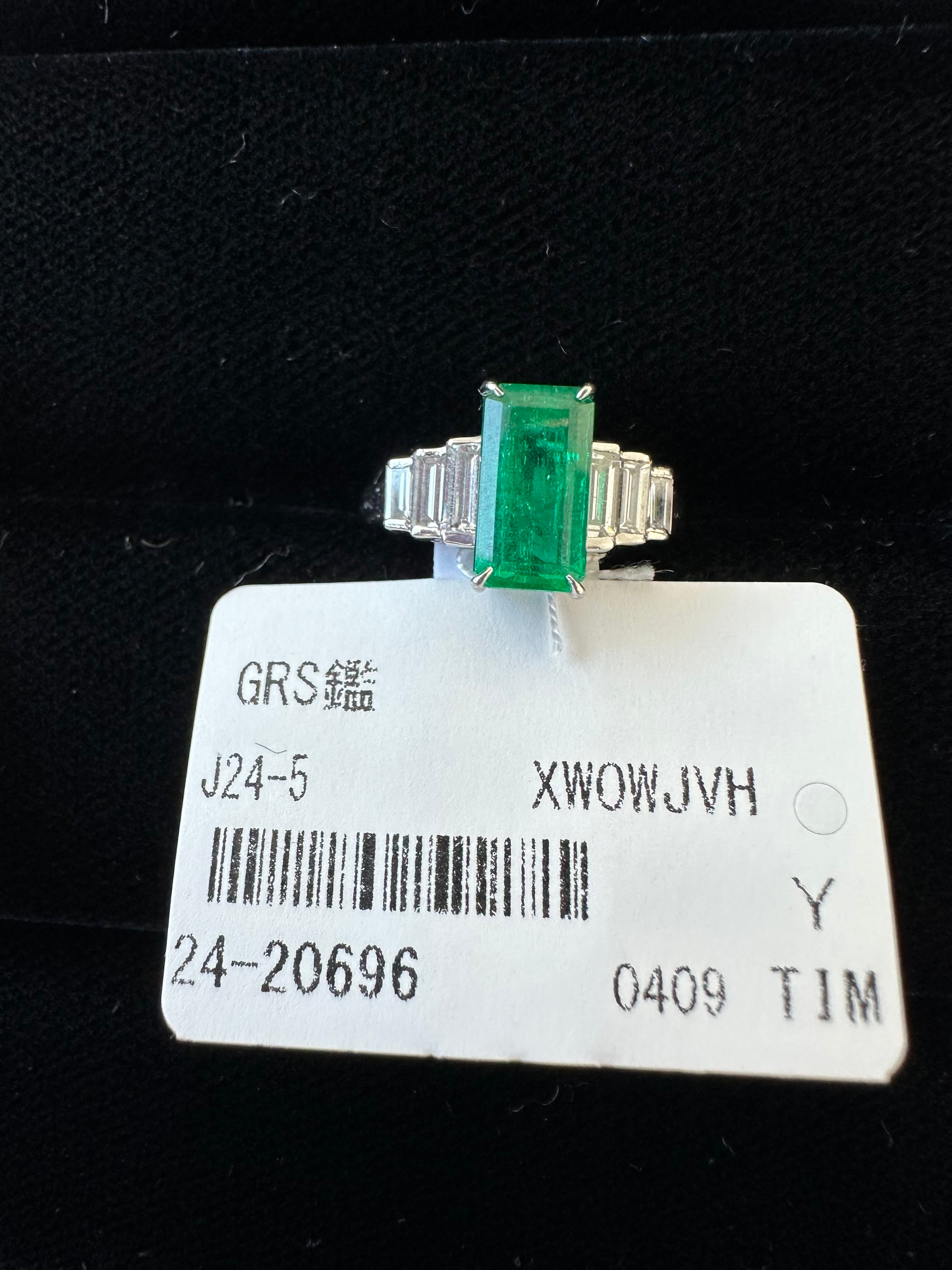 Luxury Promise PT900 EMERALD 1.3 DIA 0.34 PT900 RING 26-20898