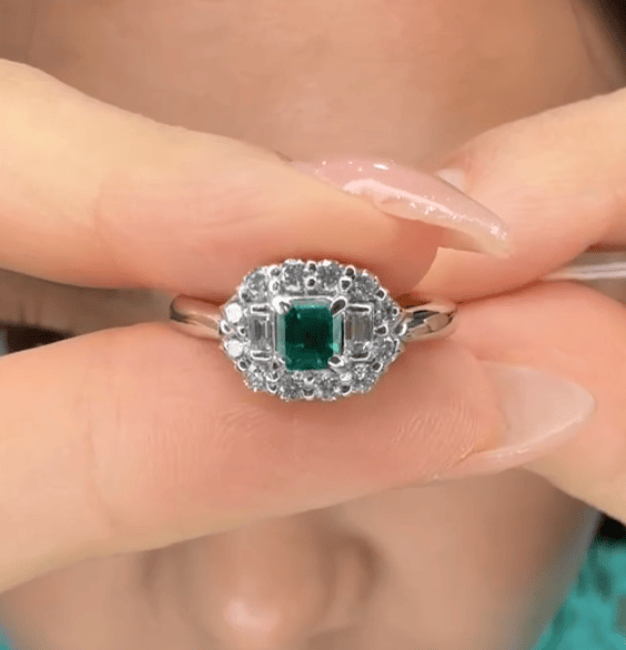 Luxury Promise Pt900 Emerald Ring J0417ZQ6RA