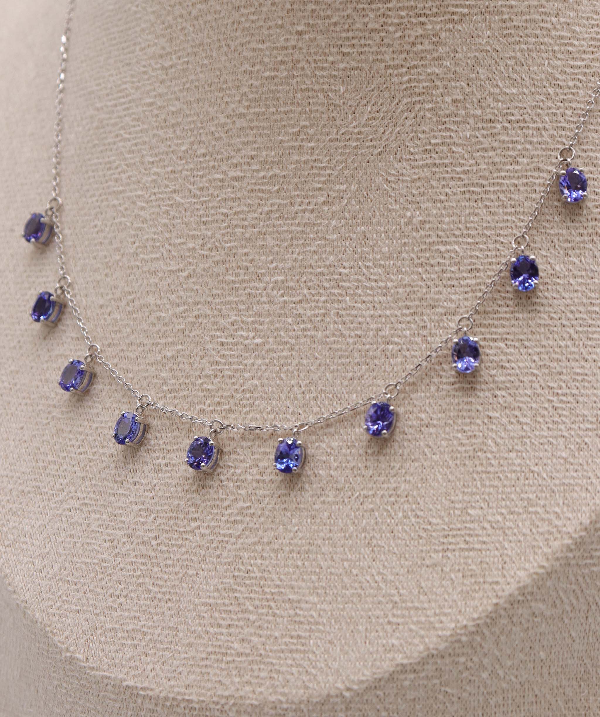Luxury Promise Rare Tanzanite 3.66 carat Drop Oval WG Necklace DXBS5625