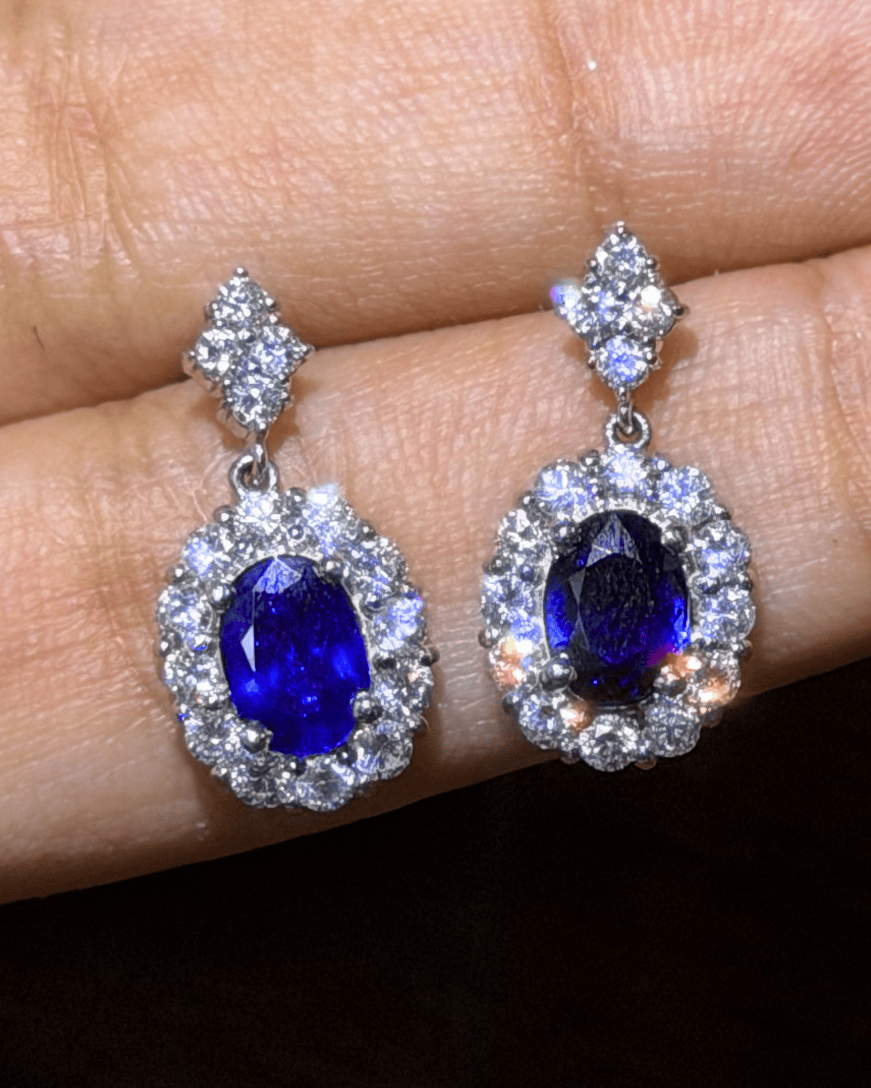 Luxury Promise Sapphire Drop Earrings with Diamond Accents in PT900 / 5.5g, S0.895ct + 0.723ct, D0.52ct +0.52ct  64S6N JJC0098