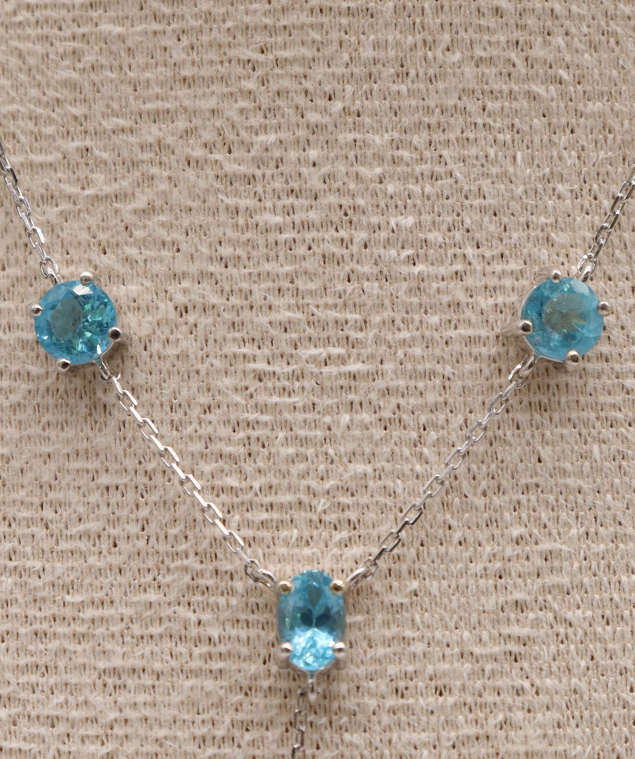 Luxury Promise The effortless slim line 3.28carat  Apatite Lariat WG Necklace DXBS5640
