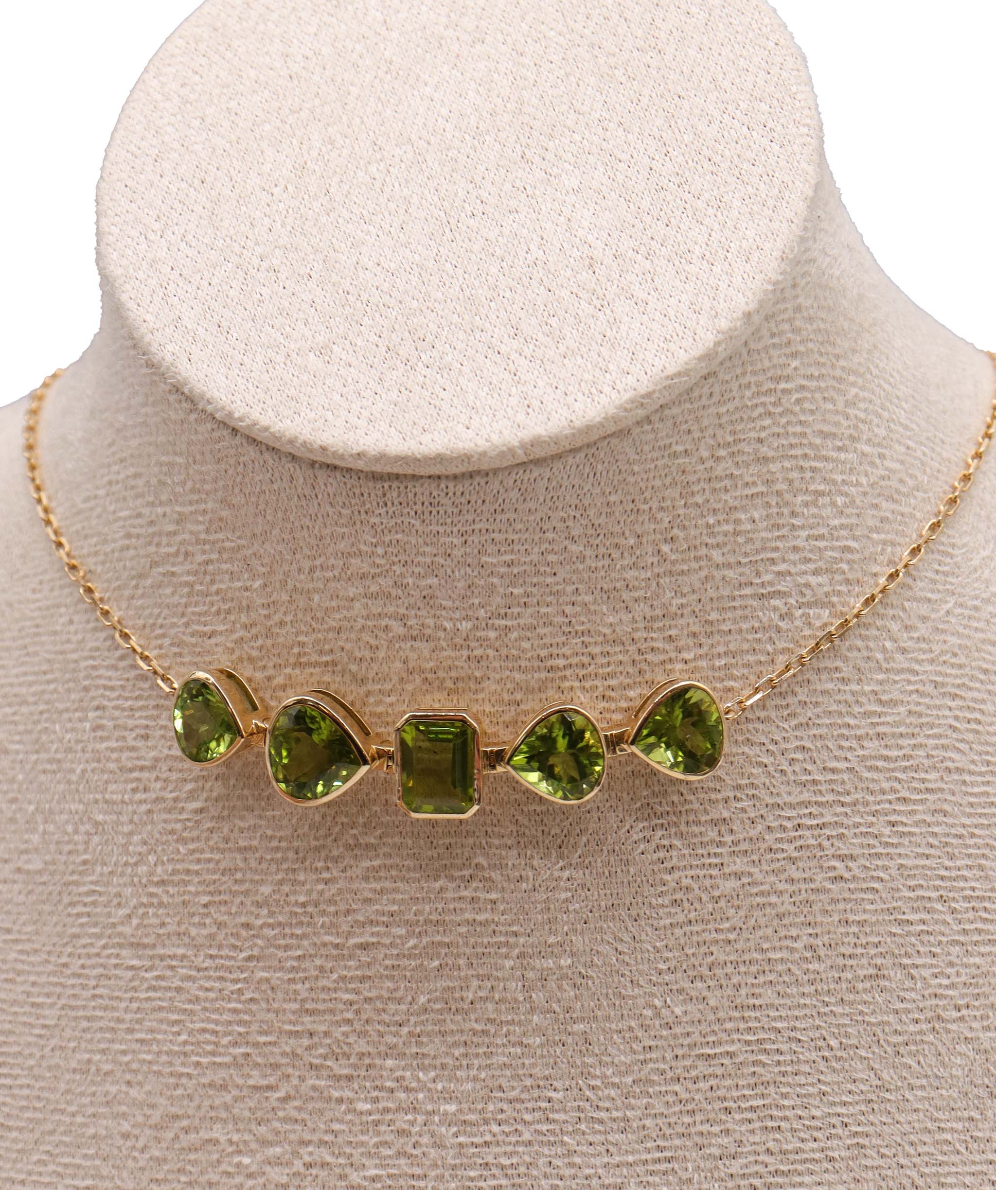 Luxury Promise The green flame 9.92ct Peridot YG Necklace/Choker DXBS5613