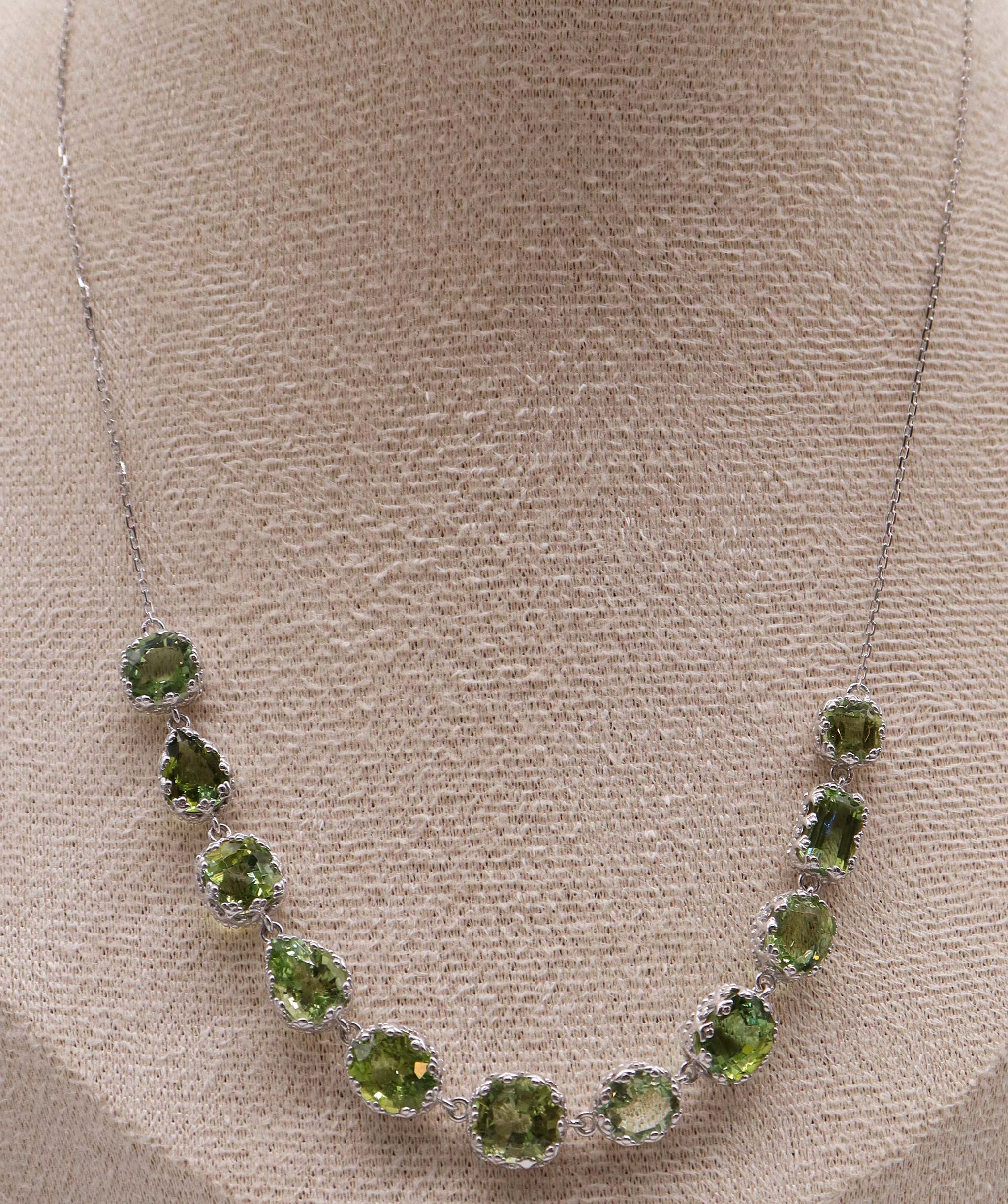 Luxury Promise The queen of light 14.96ct tourmaline WG Crown Necklace DXBS5634