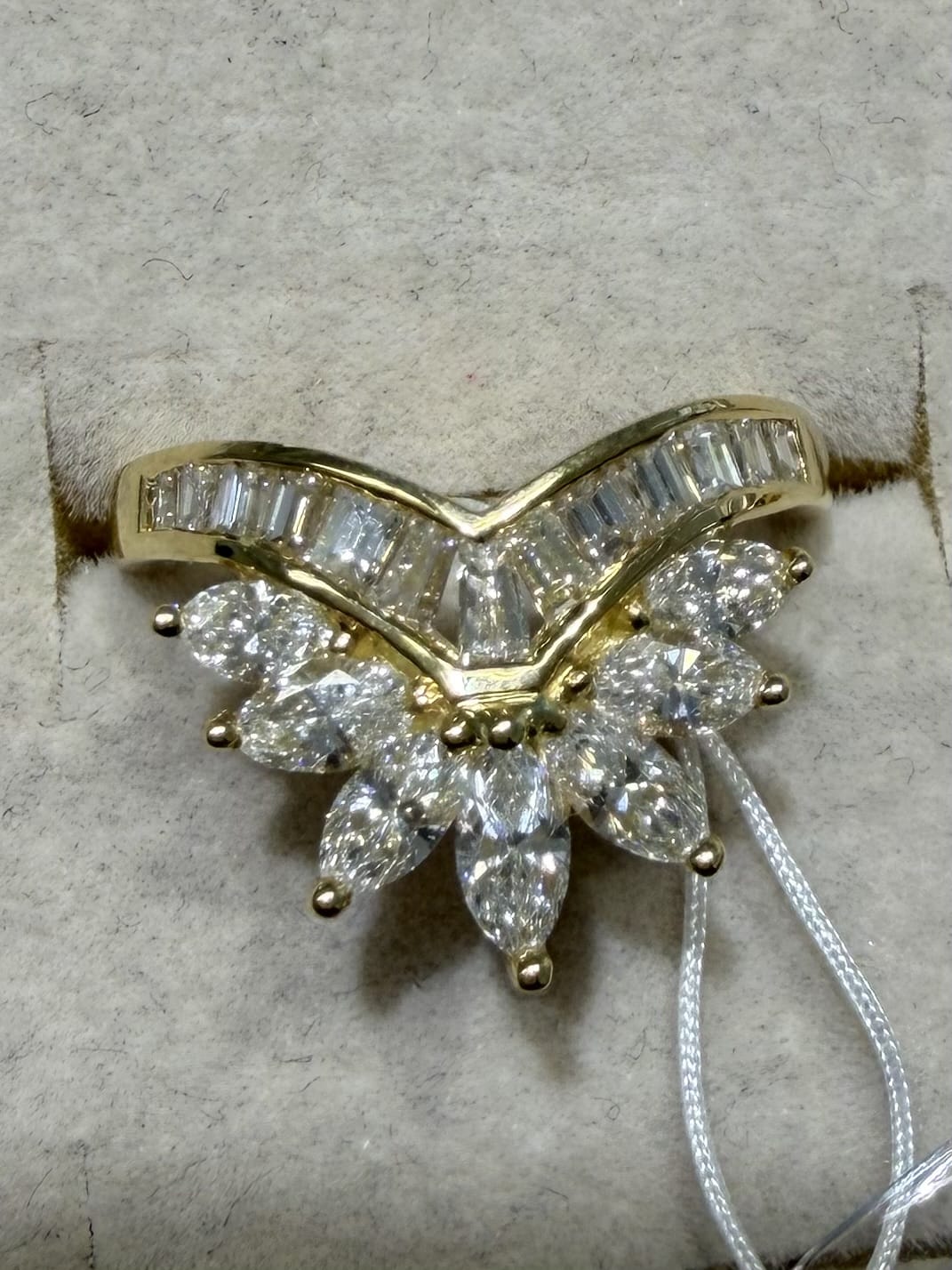 Luxury Promise V-shaped Diamond Ring in 18K / D 1.12ct 7512 JJC0806