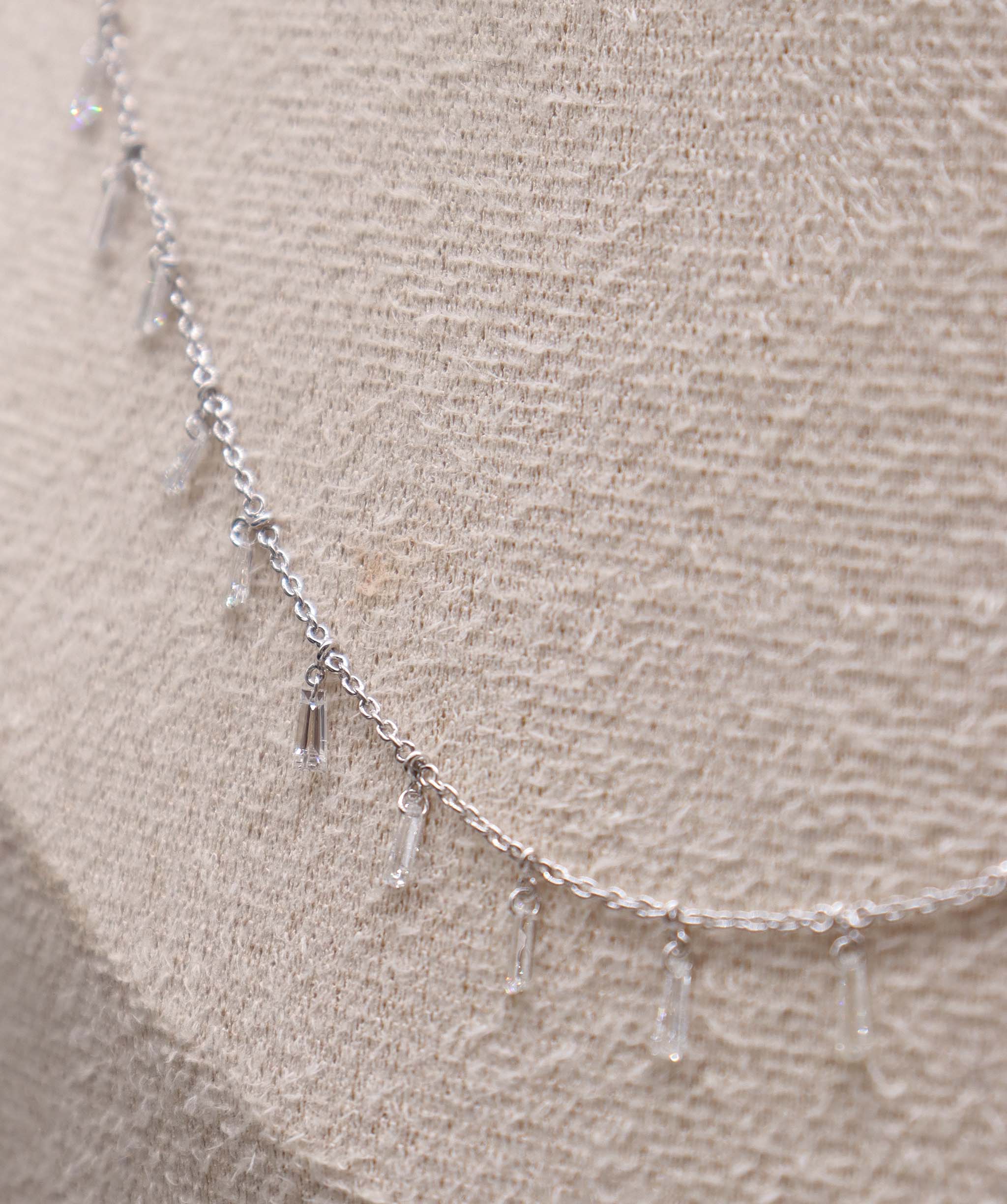 LUXURY PROMISE WHITE TAPPER BAGGUETTE NECKLACE TW:1.65CT GOLD:2.65G C12328