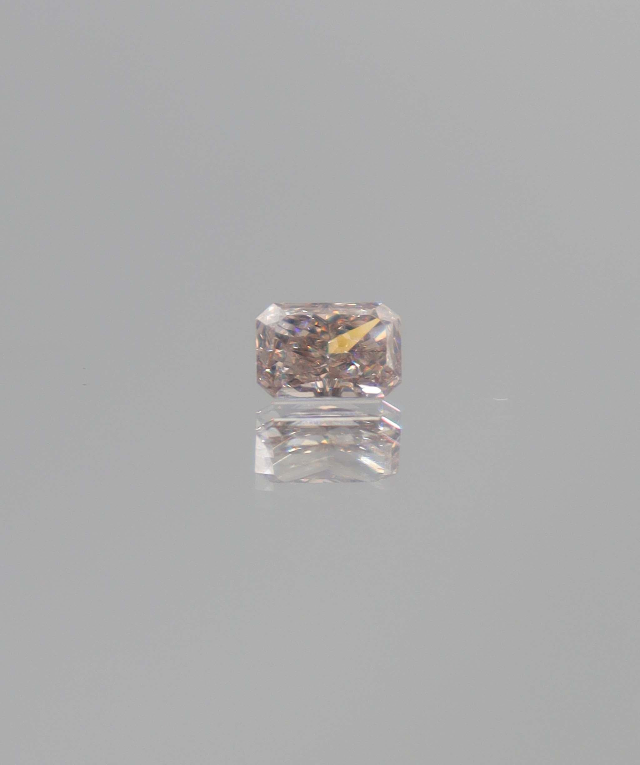 Luxury Promise 0.51ct Diamond Radiant DXBN0668