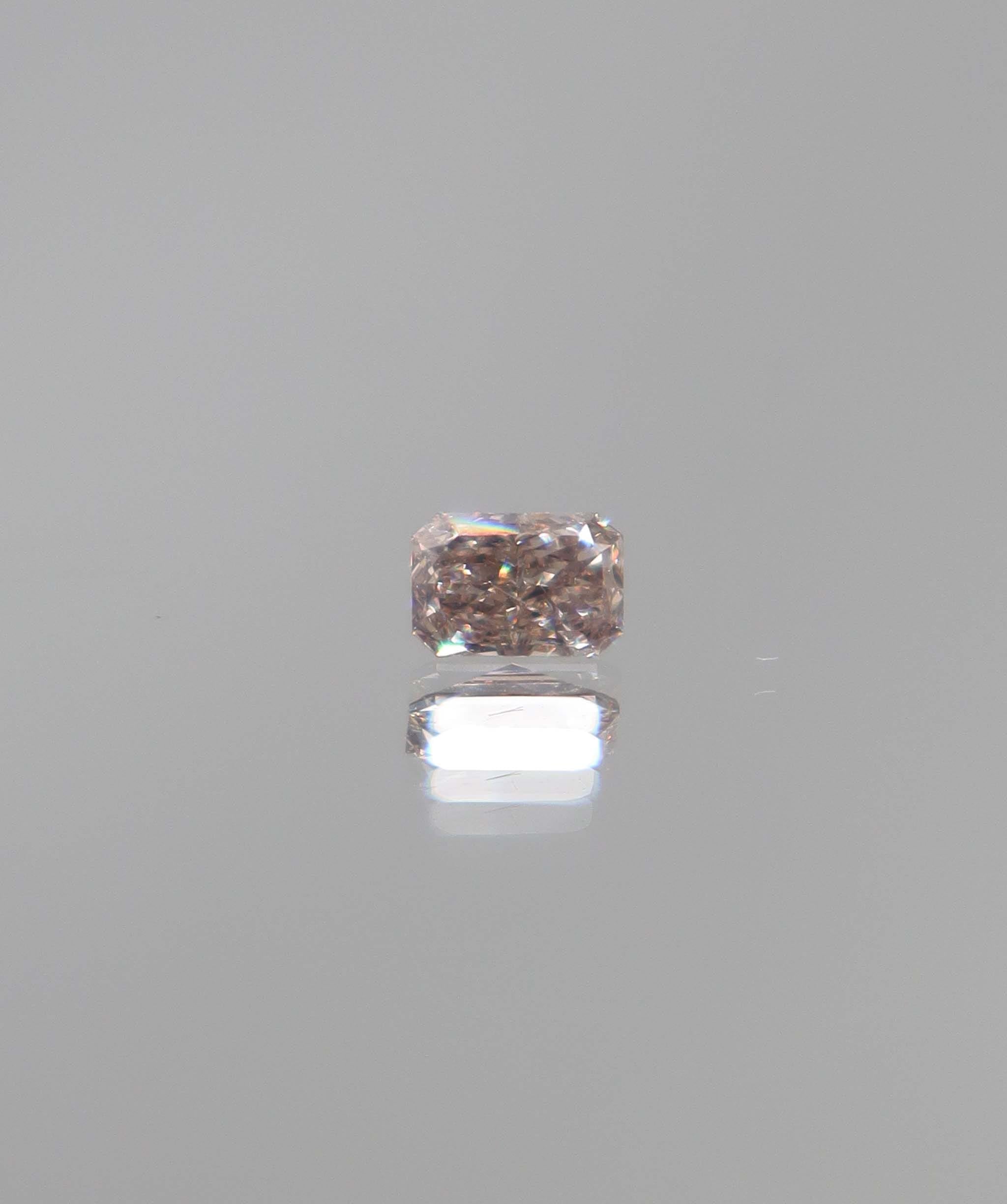 Luxury Promise 0.51ct Diamond Radiant DXBN0668