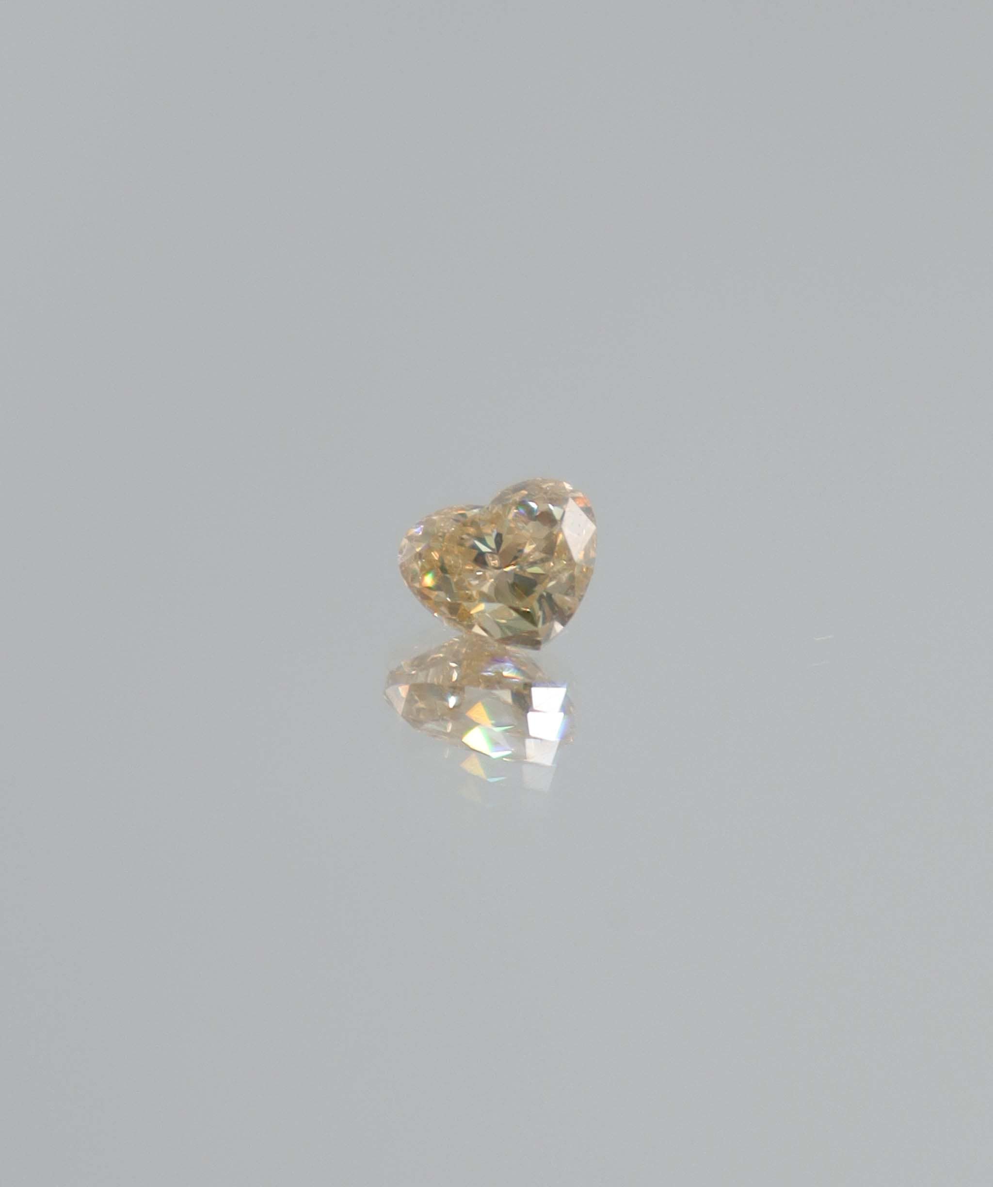Luxury Promise 0.72ct DIAMOND HEART DXBN0750