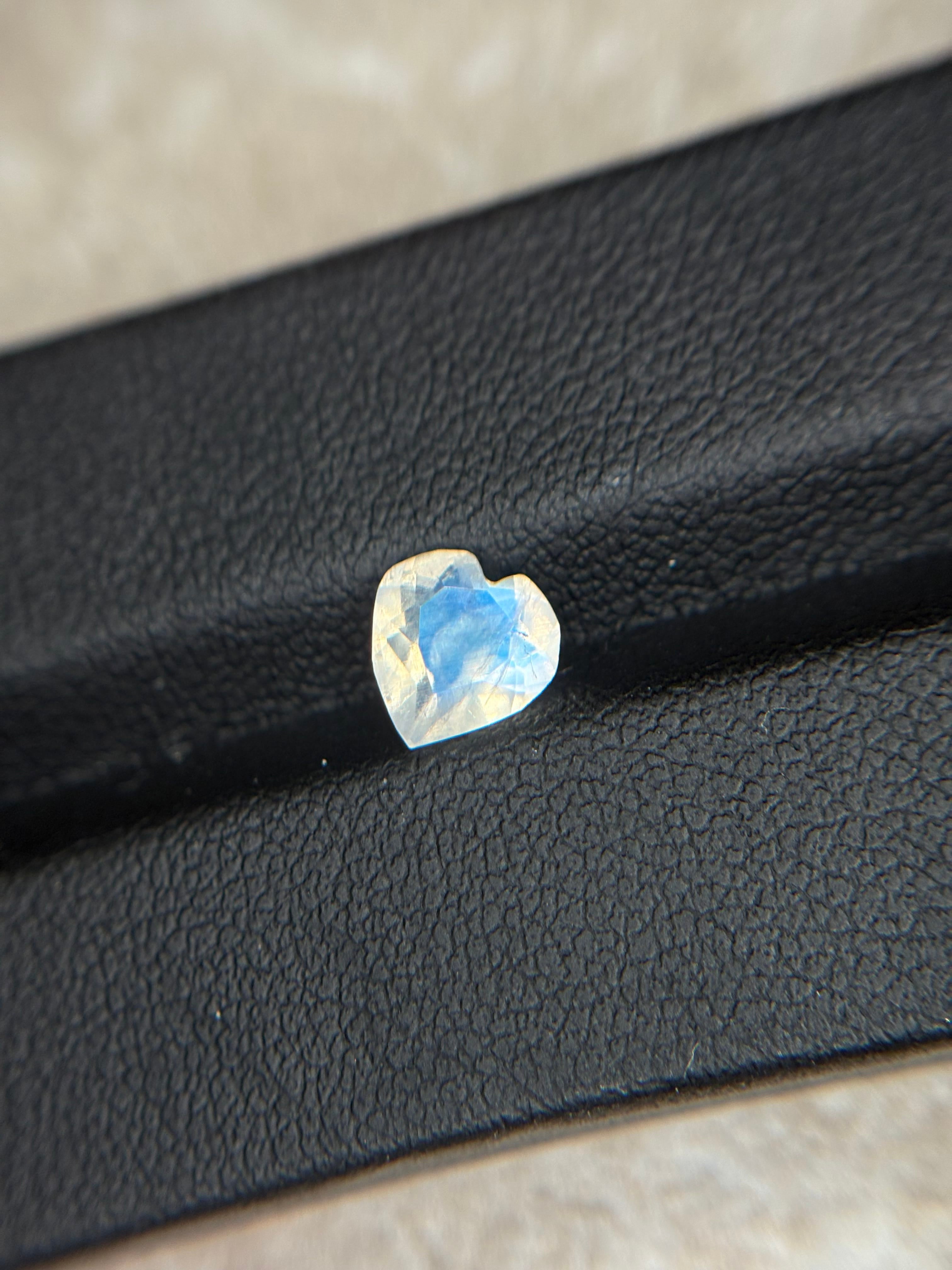 Luxury Promise 0.90ct Moonstone Heart Unicorn THAIC0172
