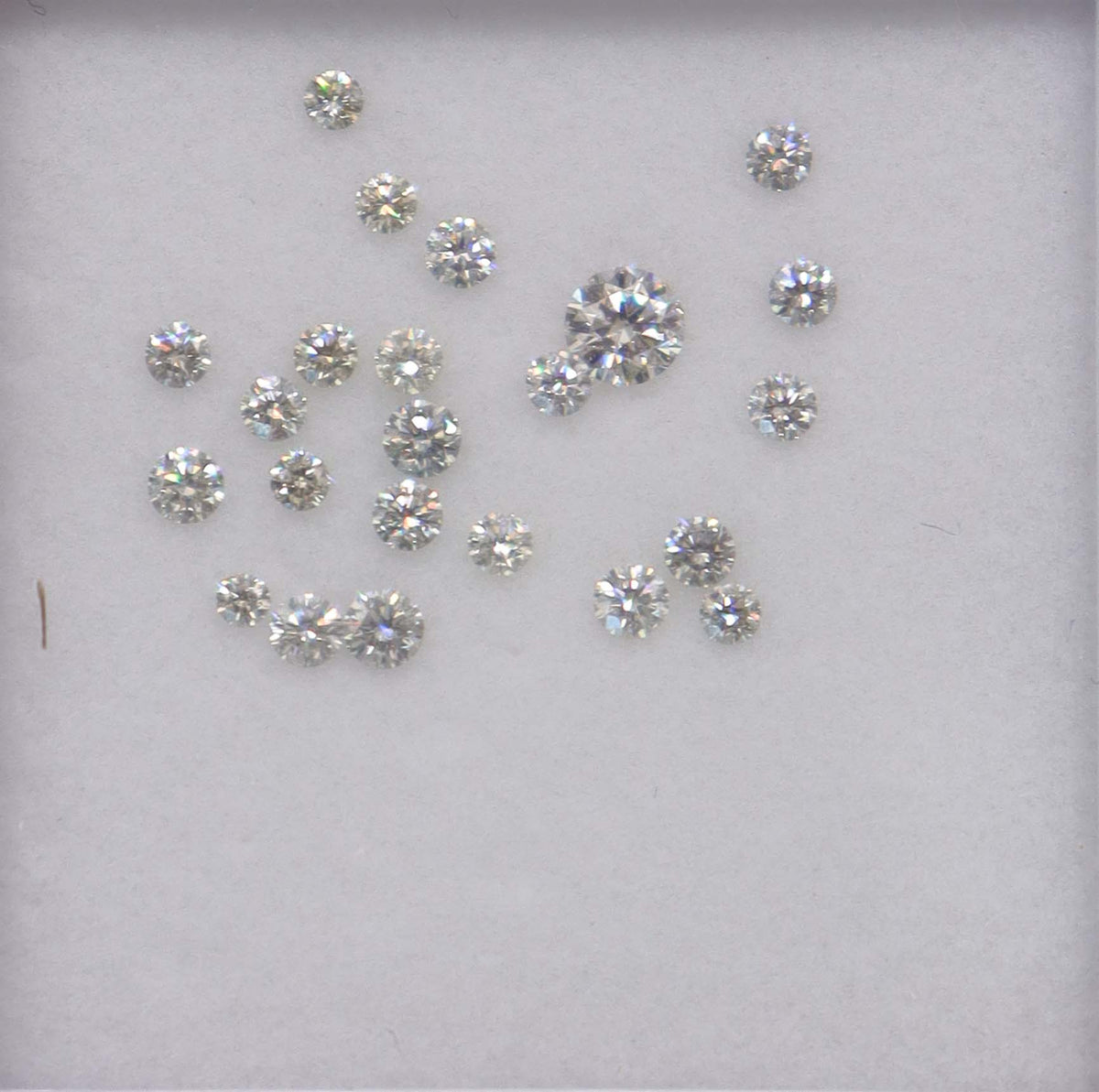 Luxury Promise 1.00ct LIGHT GREY DIAMOND MELEE graduated (23pcs) DXBN0777