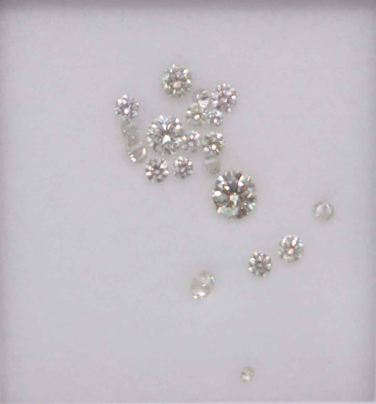 Luxury Promise 1.01ct LIGHT GREY DIAMOND MELEE graduated (20pcs) DXBN0770