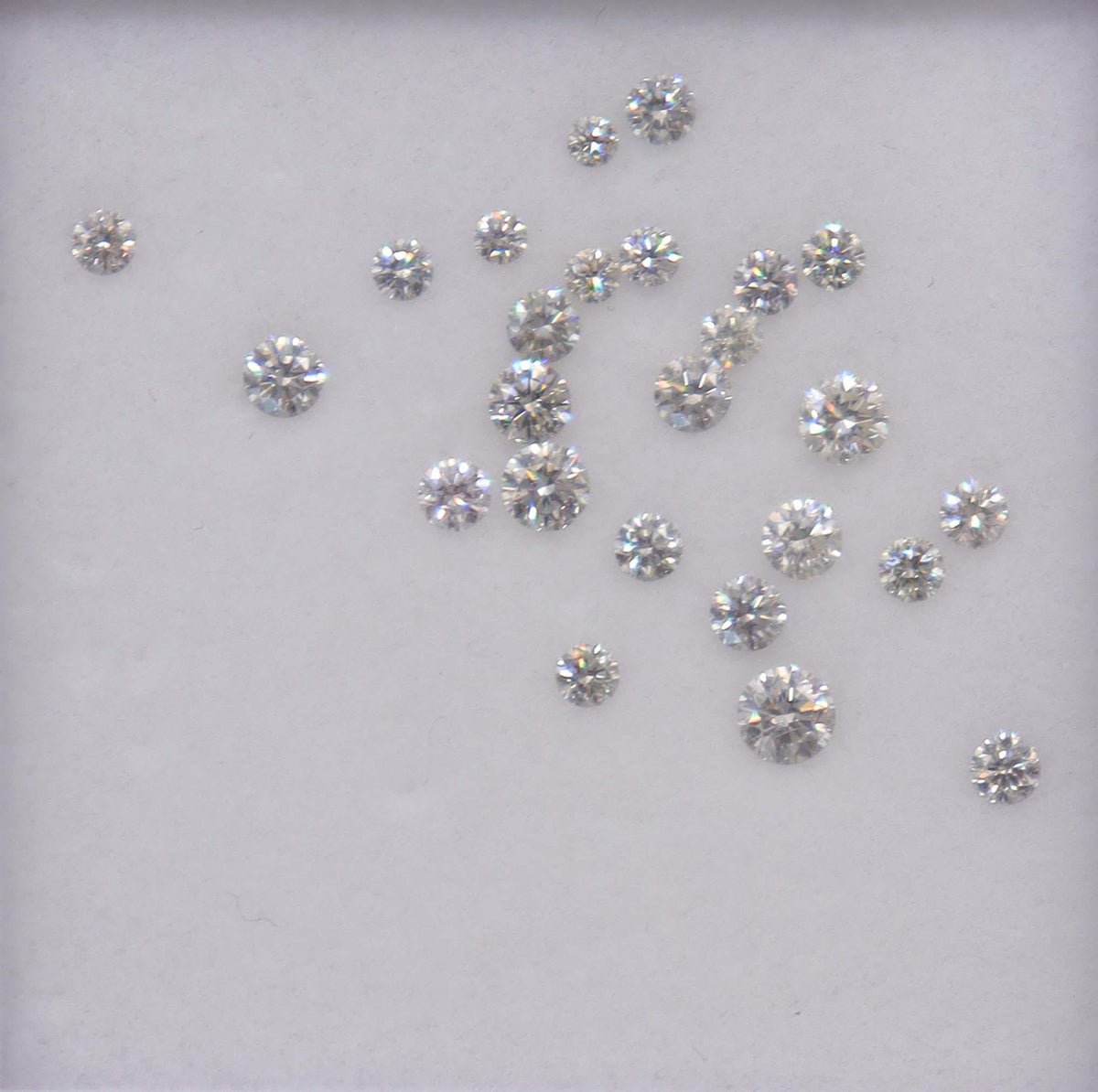 Luxury Promise 1.03ct LIGHT GREY DIAMOND MELEE 24pcs DXBN0756