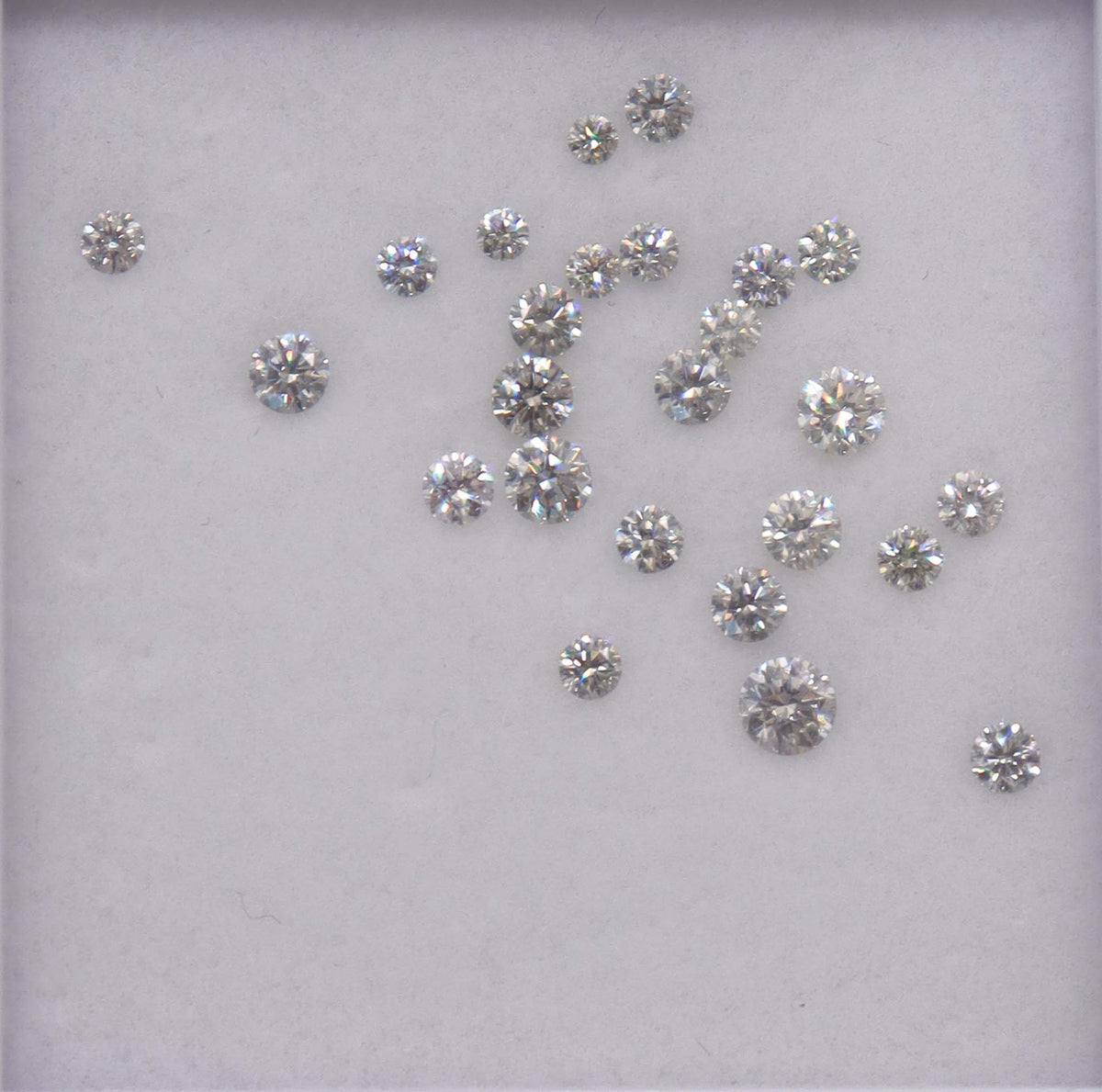 Luxury Promise 1.03ct LIGHT GREY DIAMOND MELEE 24pcs DXBN0756