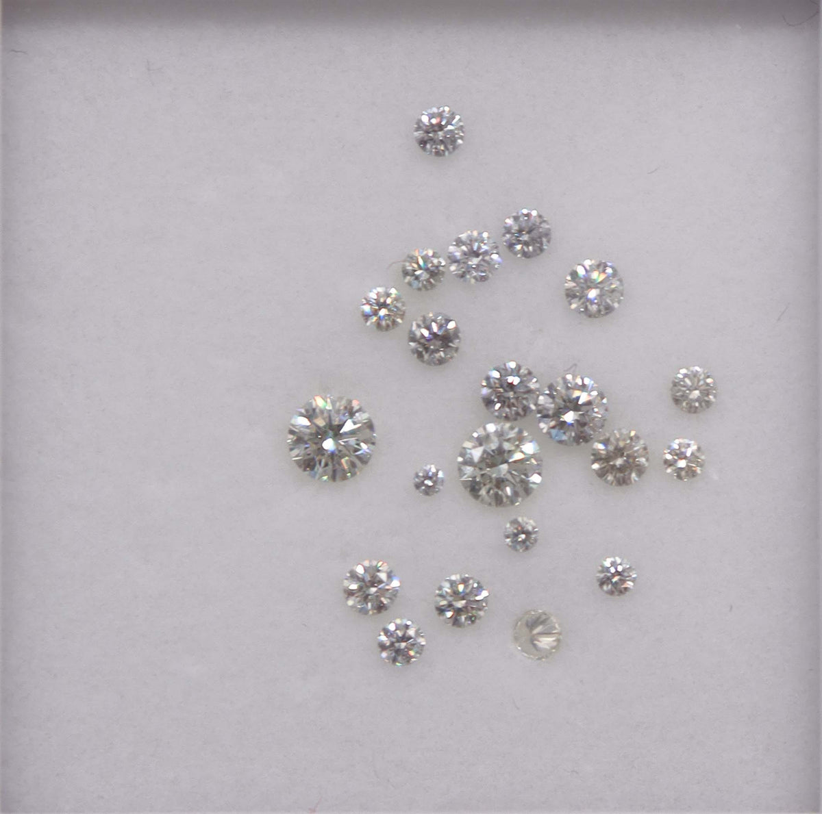 Luxury Promise 1.03ct LIGHT GREY DIAMOND MELEE graduated (21pcs) DXBN0764