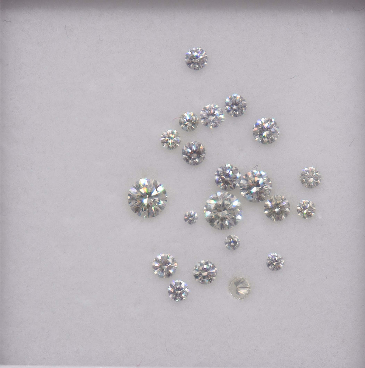 Luxury Promise 1.03ct LIGHT GREY DIAMOND MELEE graduated (21pcs) DXBN0764