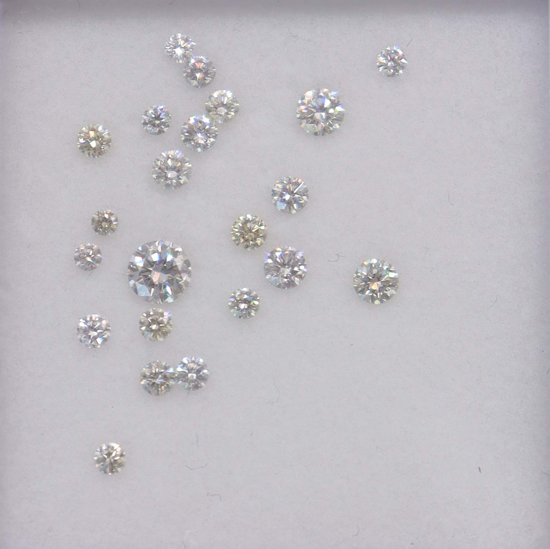 Luxury Promise 1.04ct LIGHT GREY DIAMOND MELEE graduated (21pcs) DXBN0769