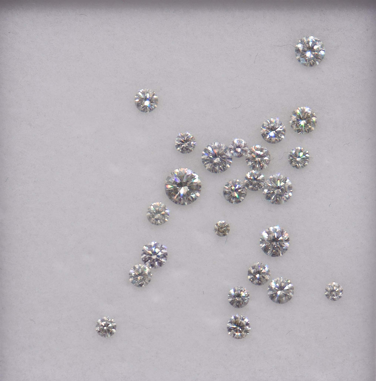 Luxury Promise 1.04ct LIGHT GREY DIAMOND MELEE graduated (24pcs) DXBN0766