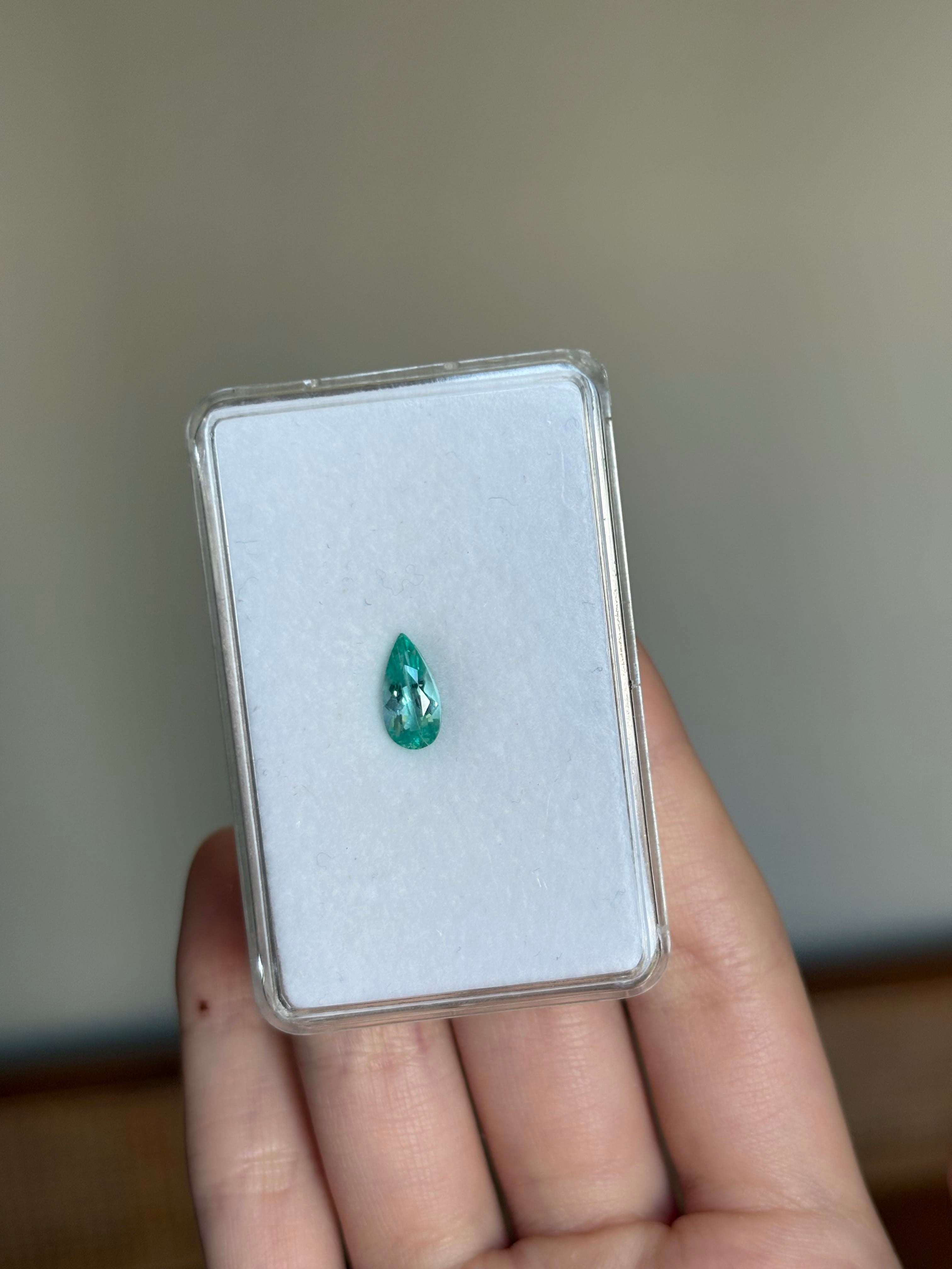 Luxury Promise 1.12ct Vanadium Beryl* DXBCS4954