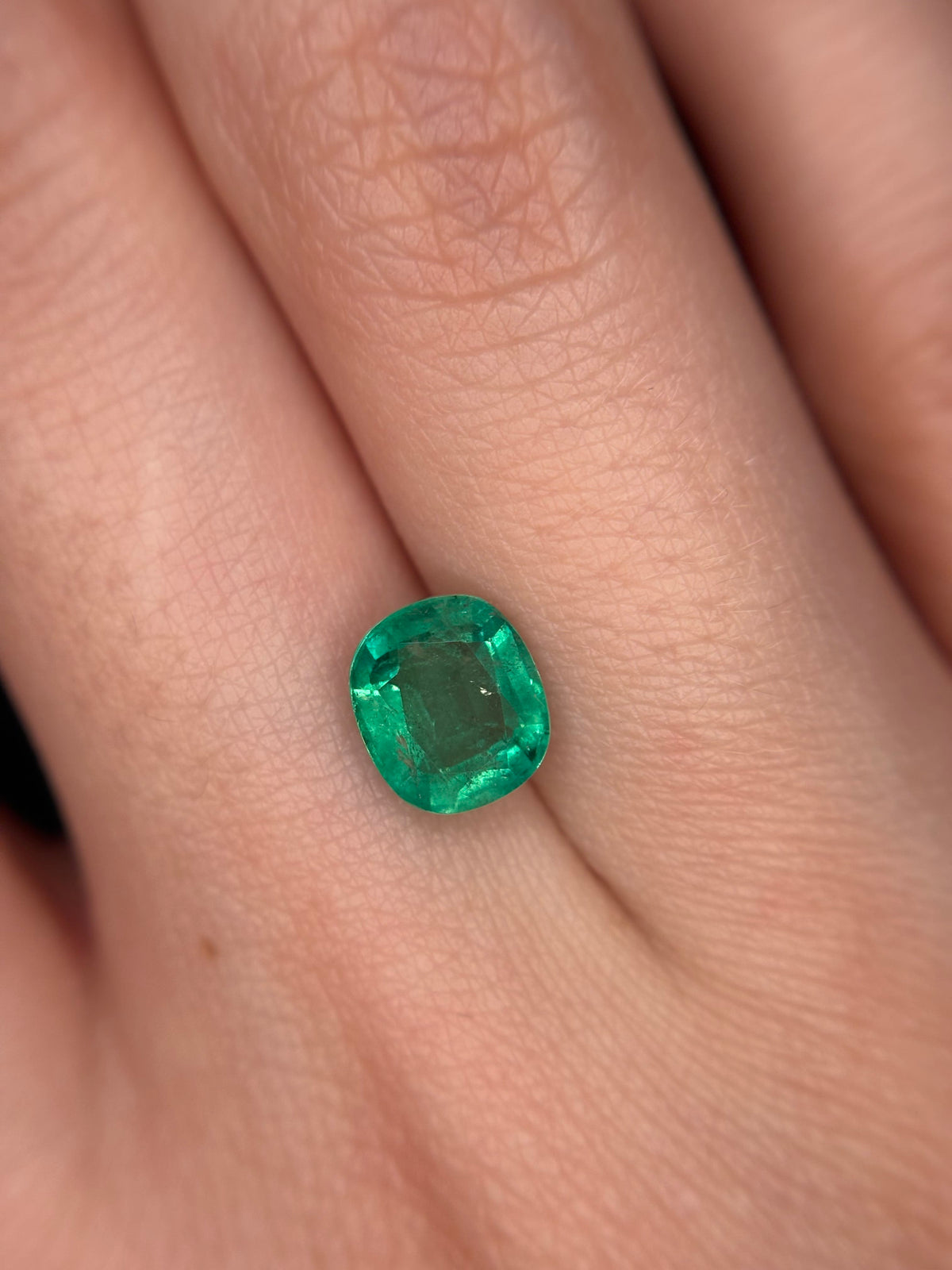 Luxury Promise 1.25ct Emerald Cushion THAIC1482