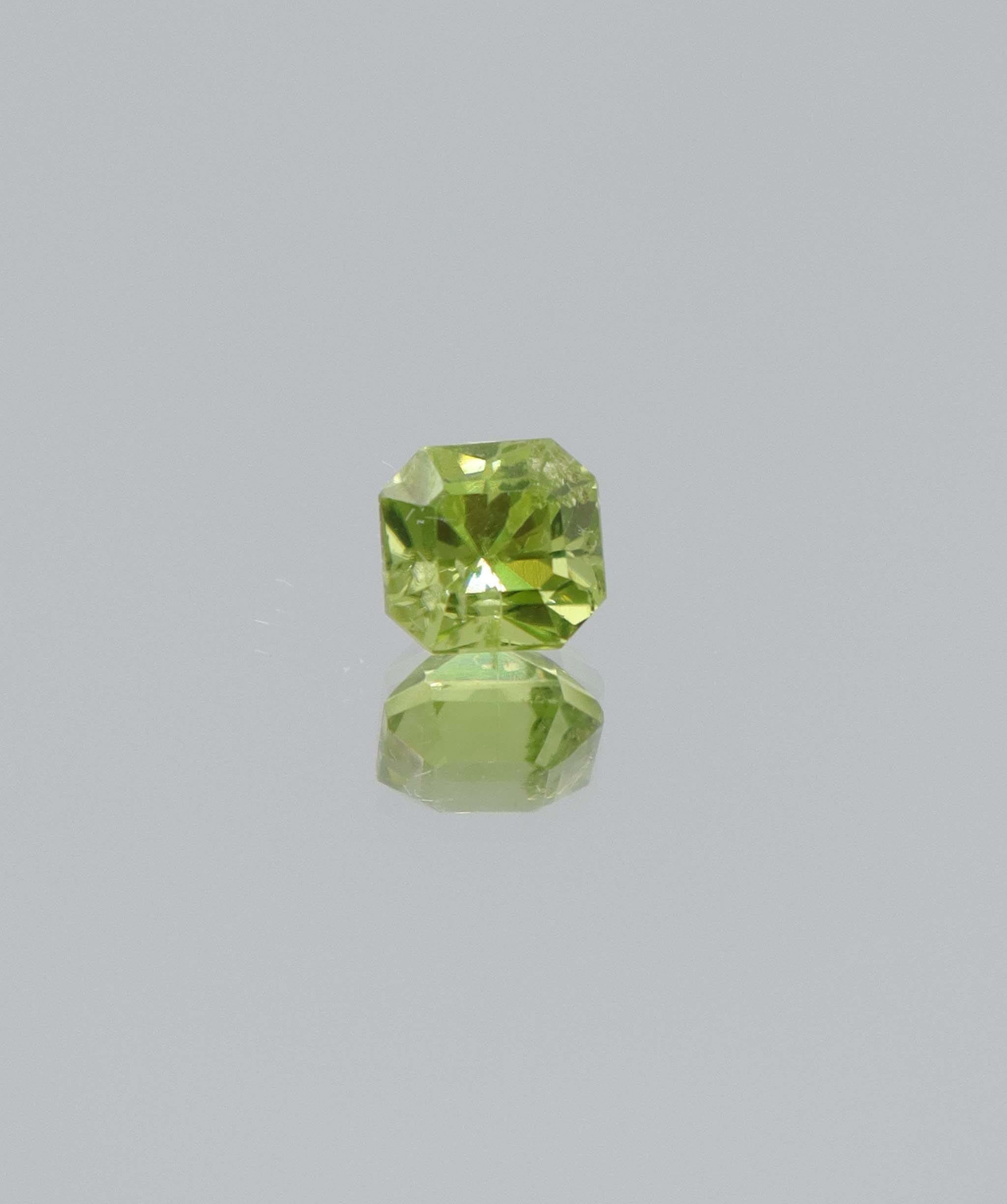 Luxury Promise 1.33ct Peridot Asscher cut DXBCD2111