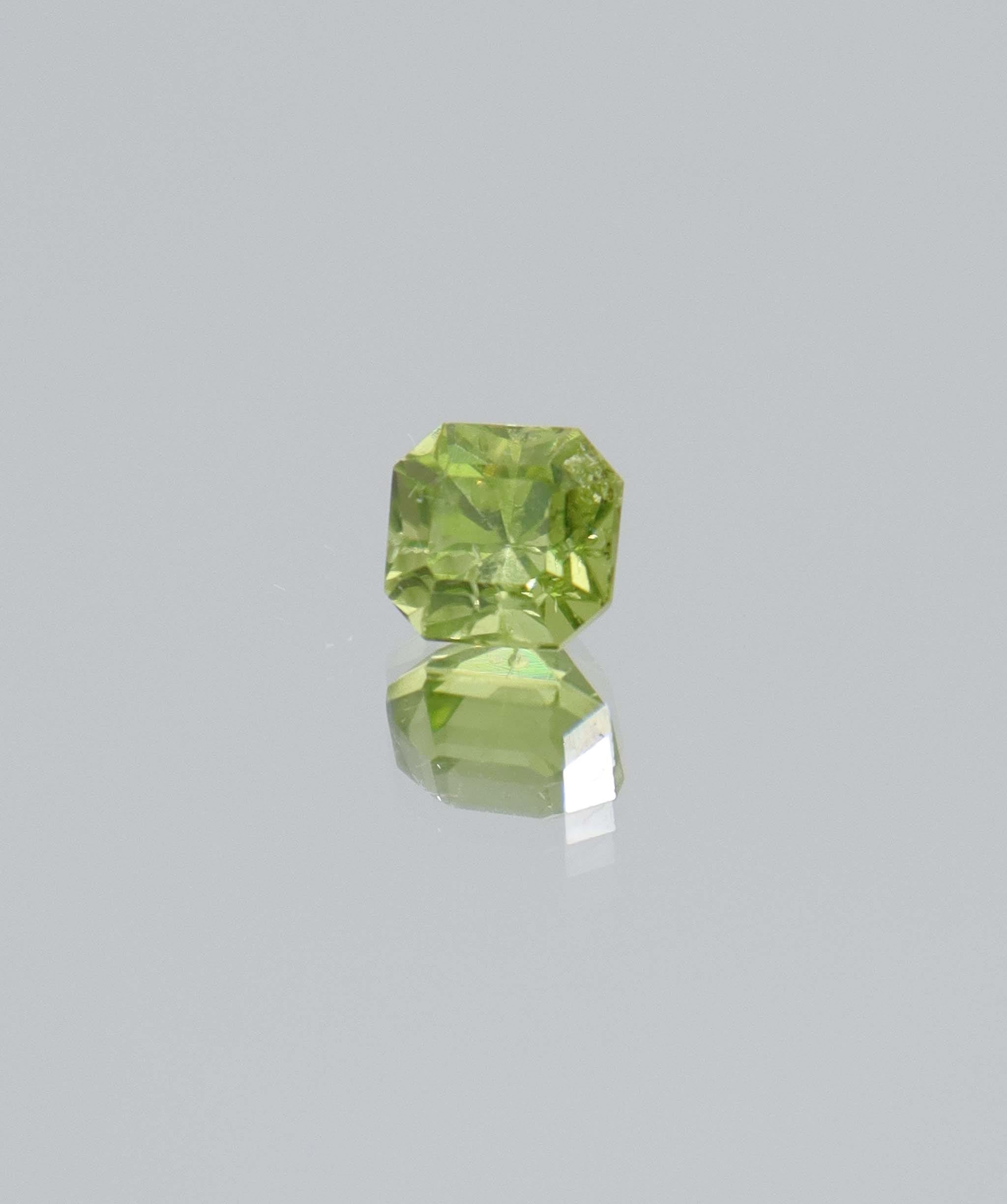 Luxury Promise 1.33ct Peridot Asscher cut DXBCD2111
