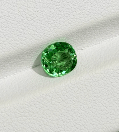 Luxury Promise 1.47ct Neon Green Paraiba (from Mozambique)with cert THAI0170