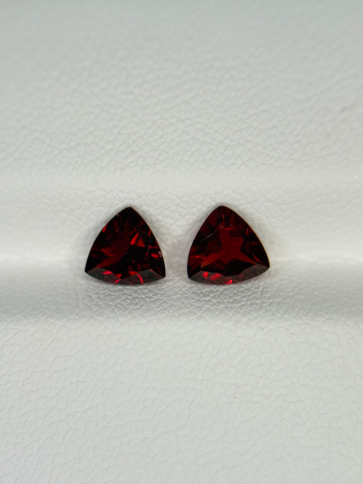 Luxury Promise 1.55ct Red Garnet Trillion PAIR THAIC0641