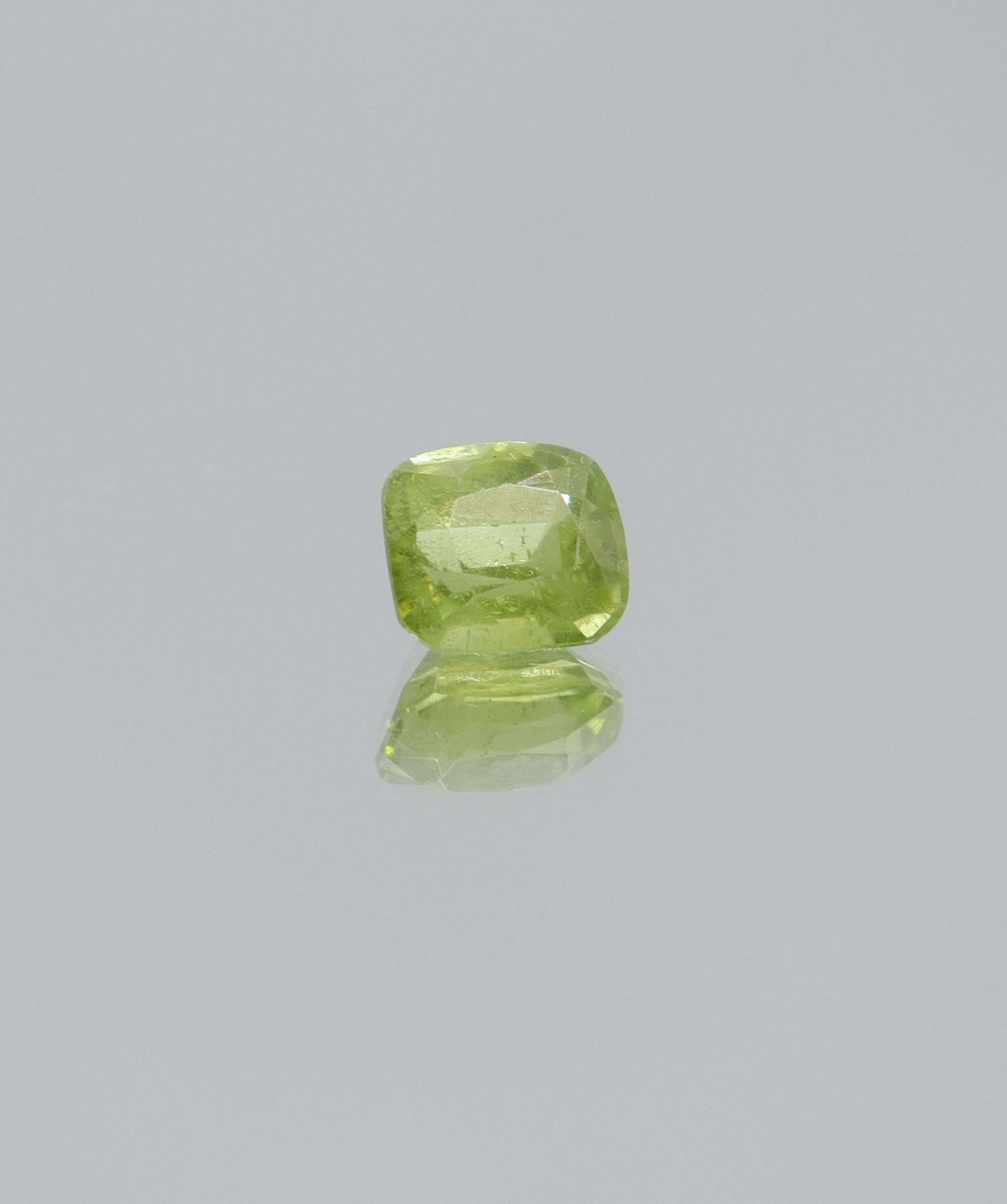 Luxury Promise 1.65ct Peridot Cushion DXBCD2068