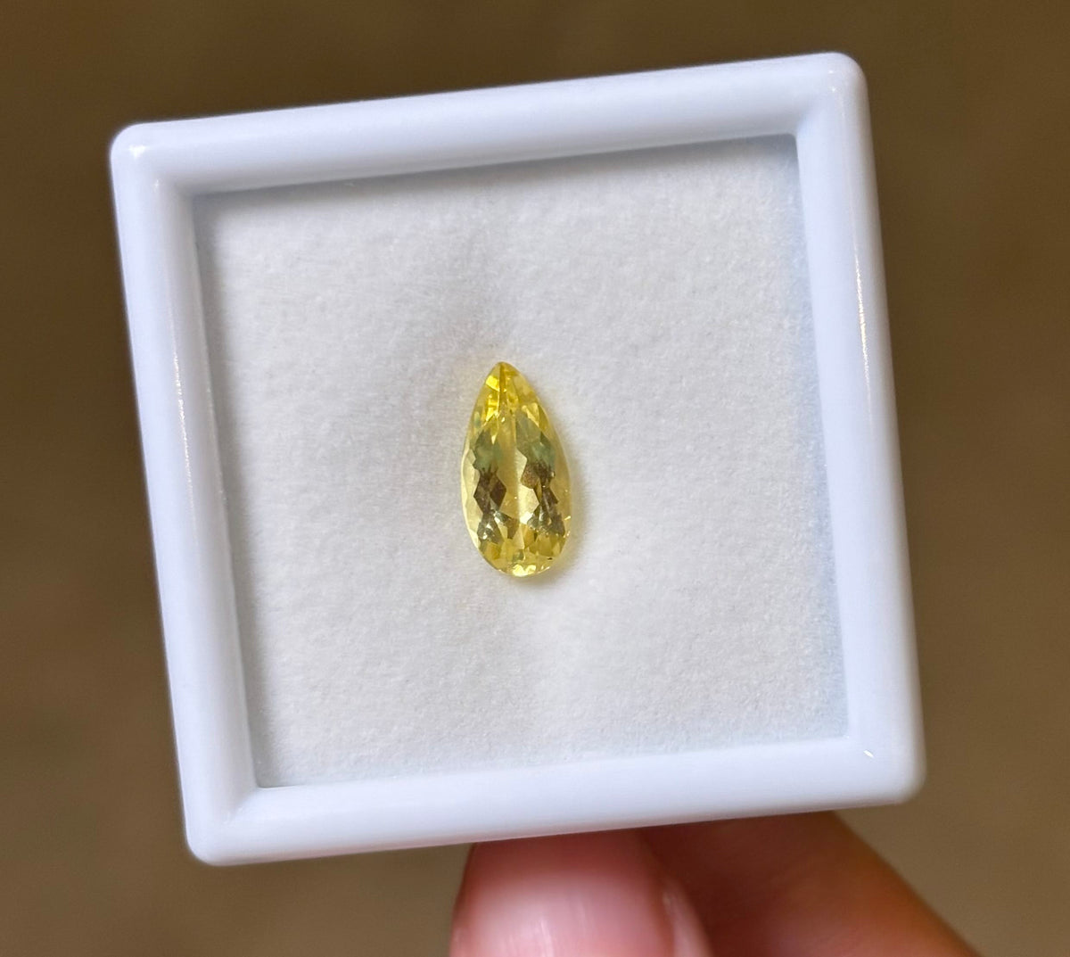 Luxury Promise 1.66ct Golden Beryl Skinny Pear (Heliodor) THAIC0995