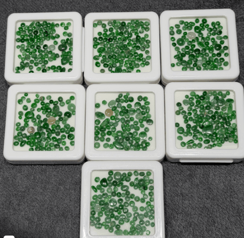 Luxury Promise 10ct Box of Natural Jade (from Burma) THAI0017