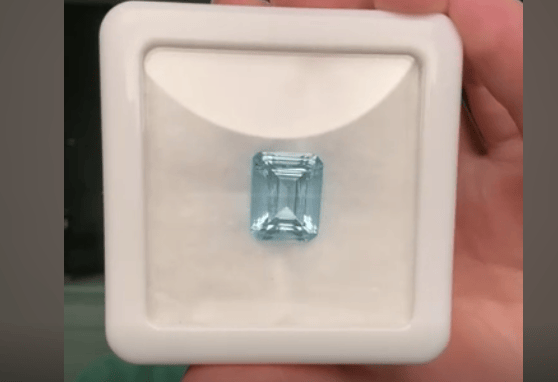 Luxury Promise 11.11ct Aqua Topaz Fancy Emerald DXBCD1800