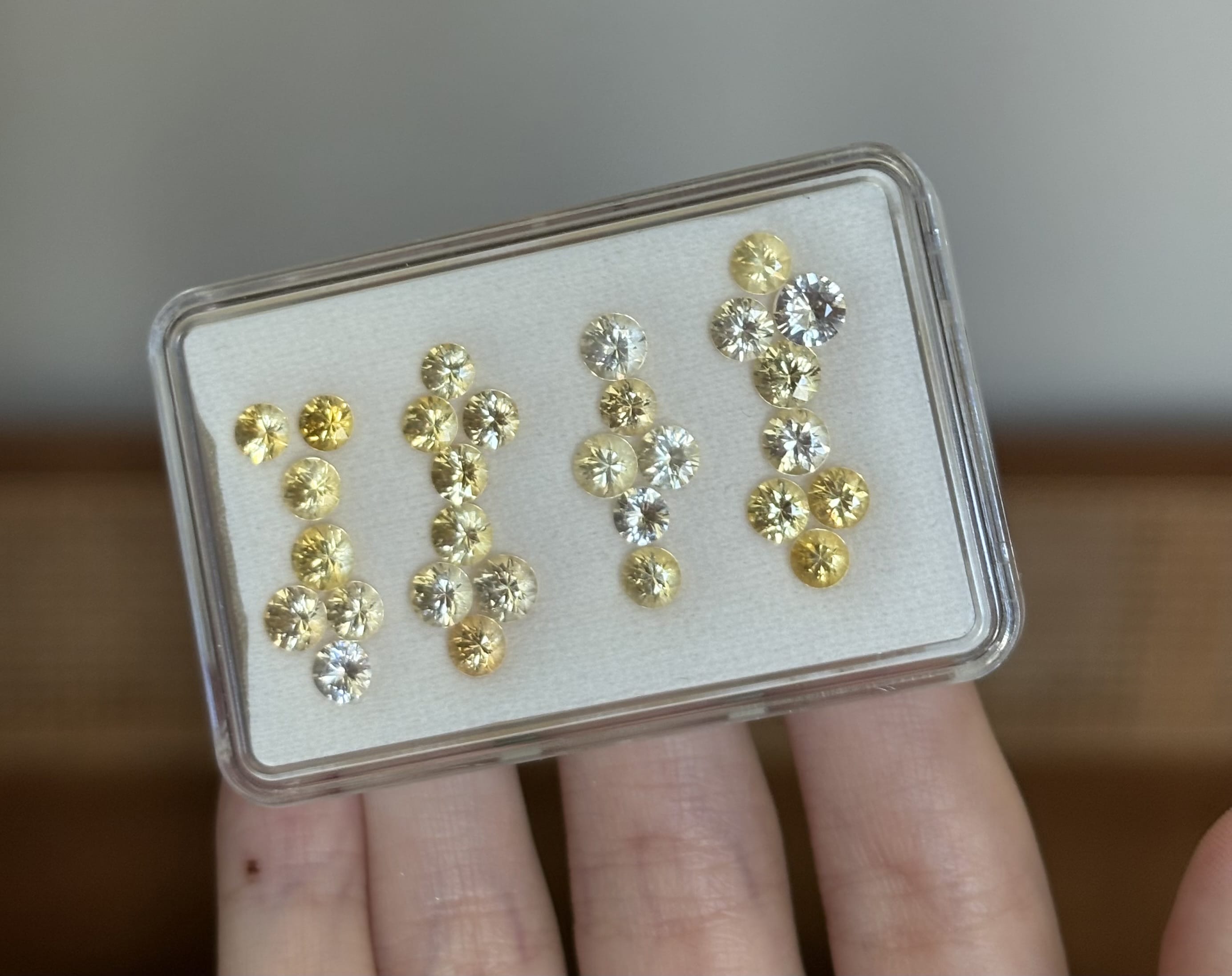 Luxury Promise 11.18ct Yellow Sapphire Set 29pcs Round Brilliant DXBCS4976