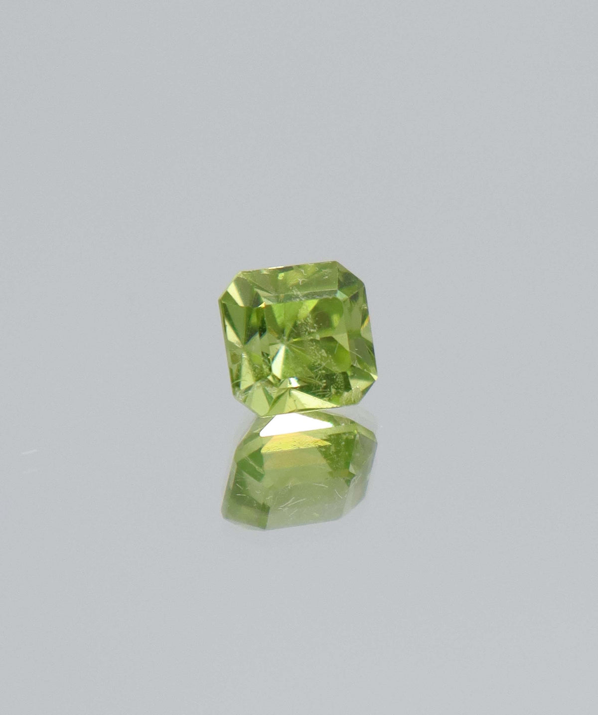 Luxury Promise 2.11ct Peridot Asscher cut DXBCD2106
