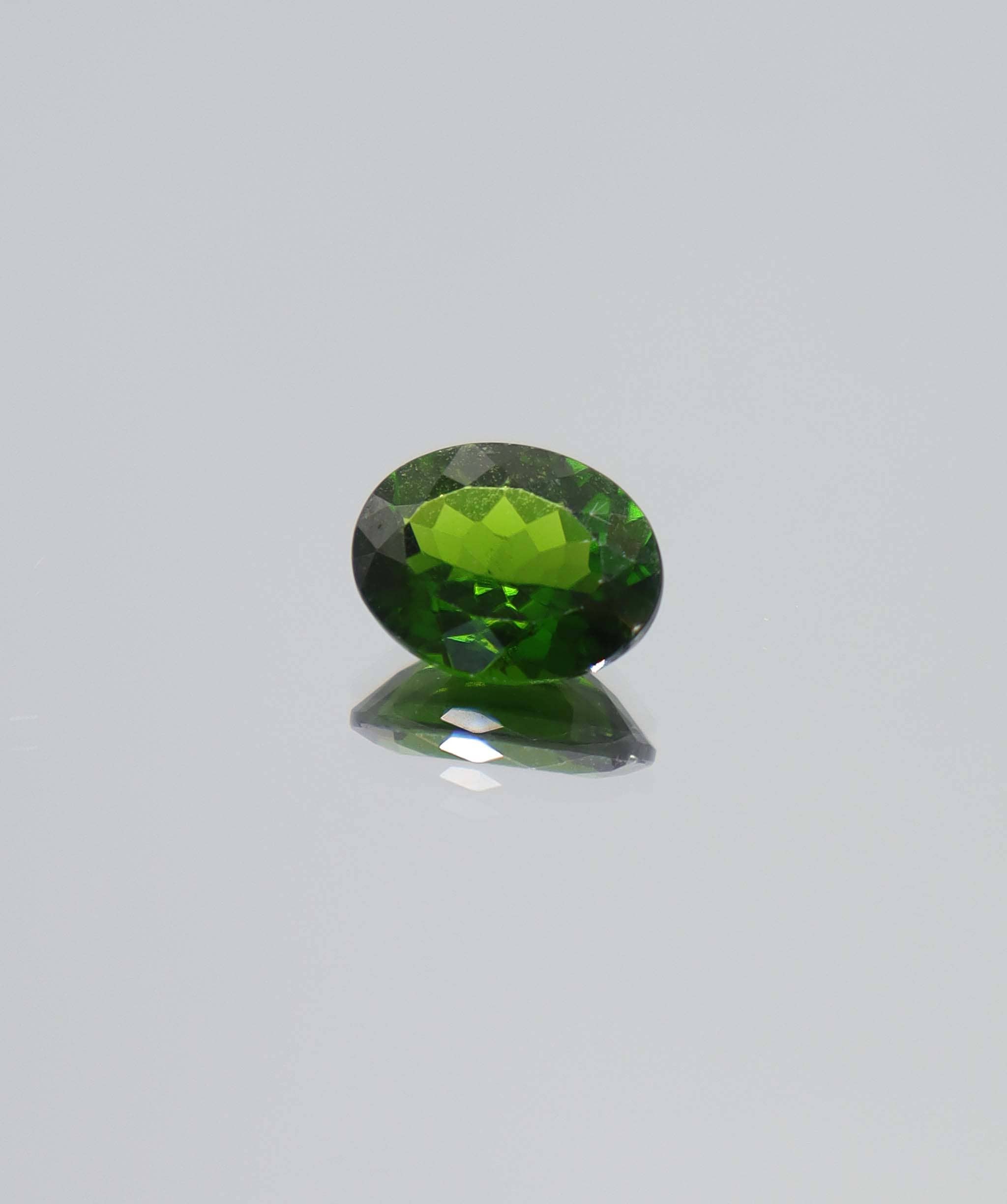 Luxury Promise 2.30ct Chrome Dioside Oval DXBCS5797