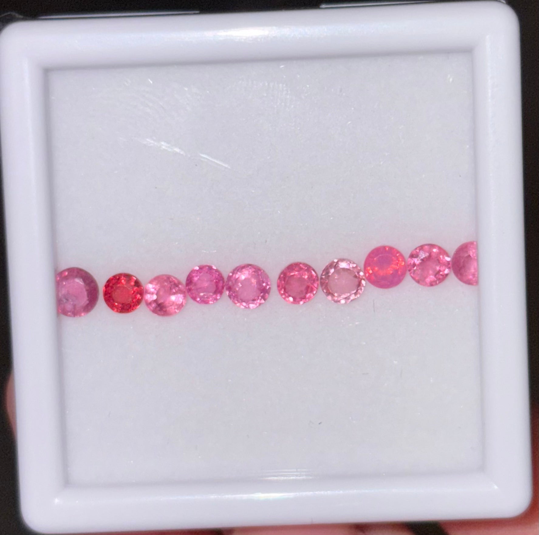 Luxury Promise 2.30ct Mahenge Neon Pink Spinel Round 4mm Set DXBCS6311