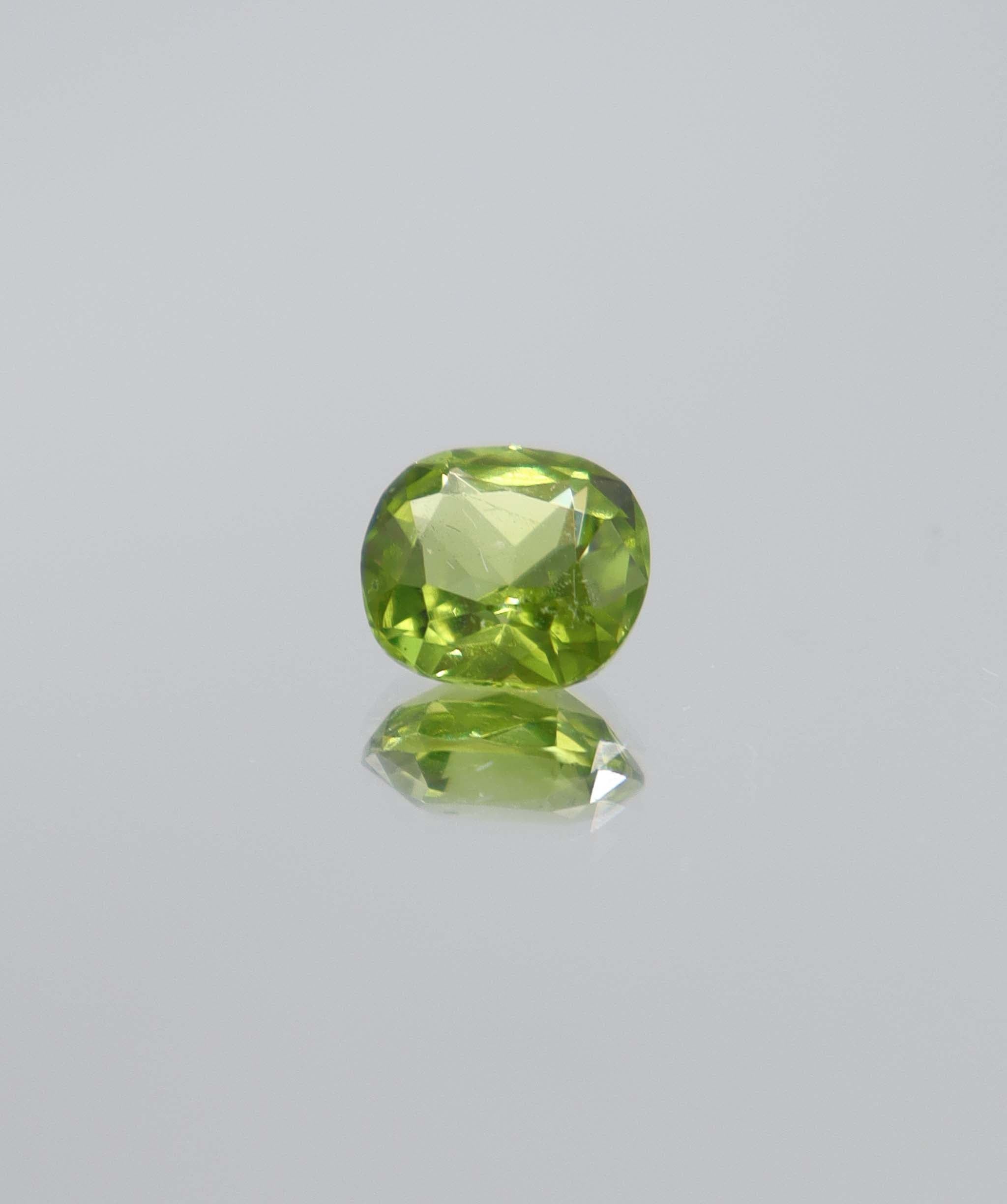 Luxury Promise 2.32ct Peridot Cushion DXBCS5810