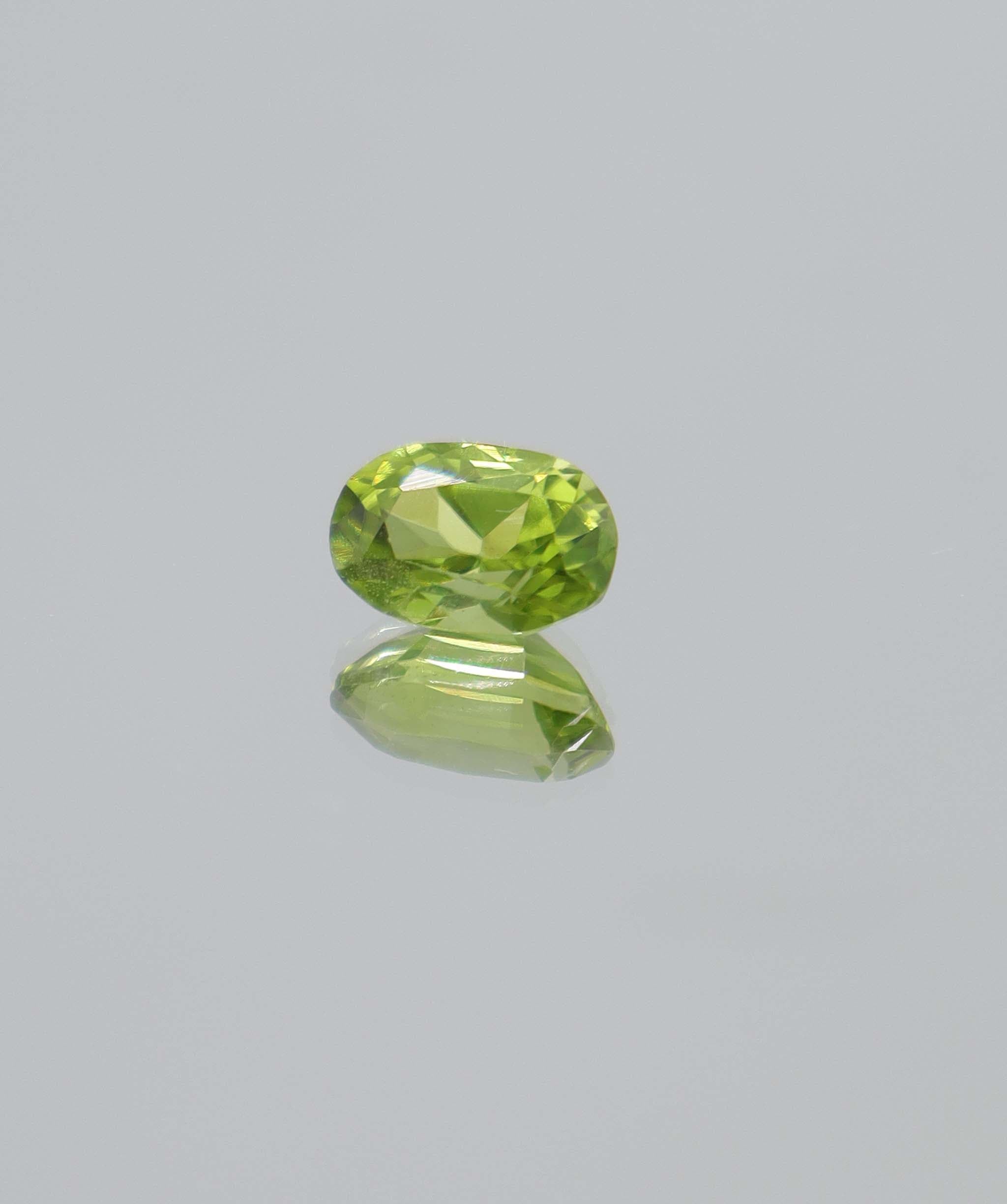 Luxury Promise 2.32ct Peridot Oval DXBCS5812