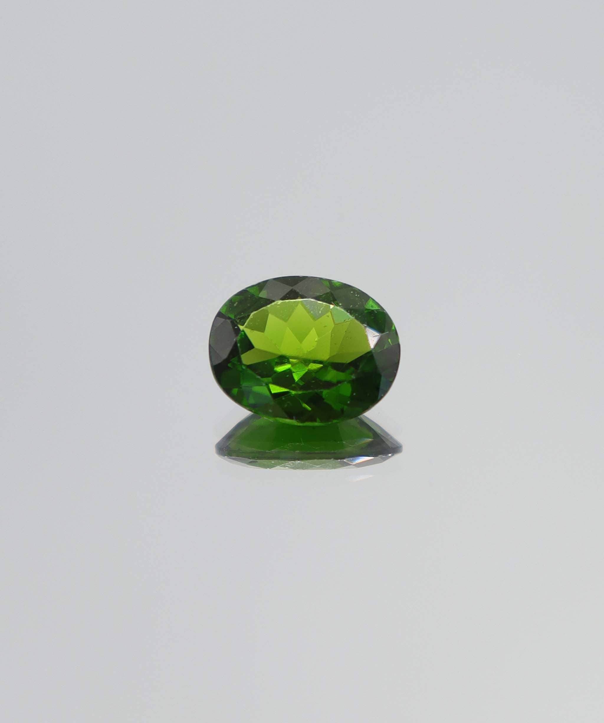Luxury Promise 2.3ct Chrome Dioside Oval DXBCS5796