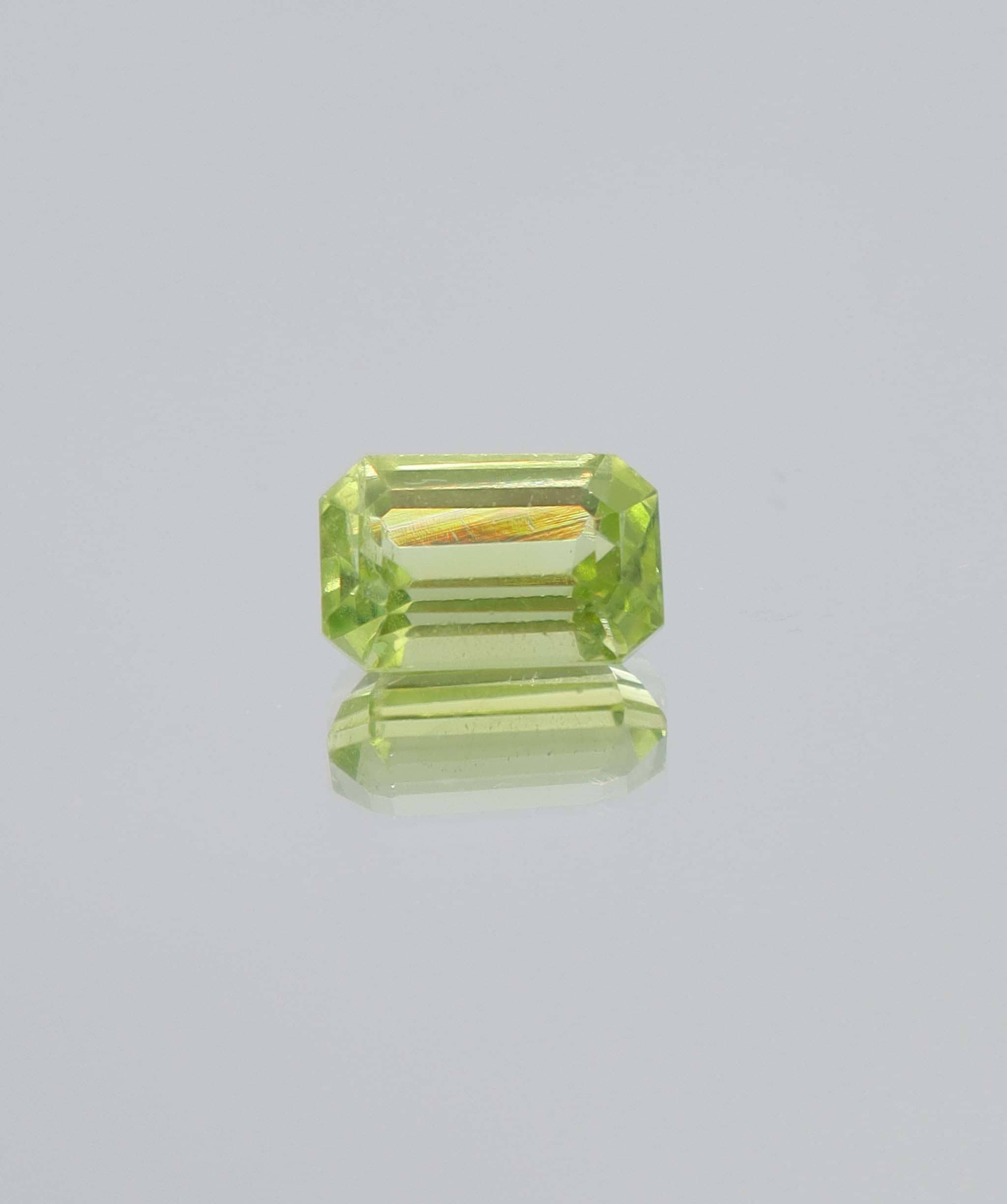 Luxury Promise 2.47ct Peridot Emerald DXBCS5814