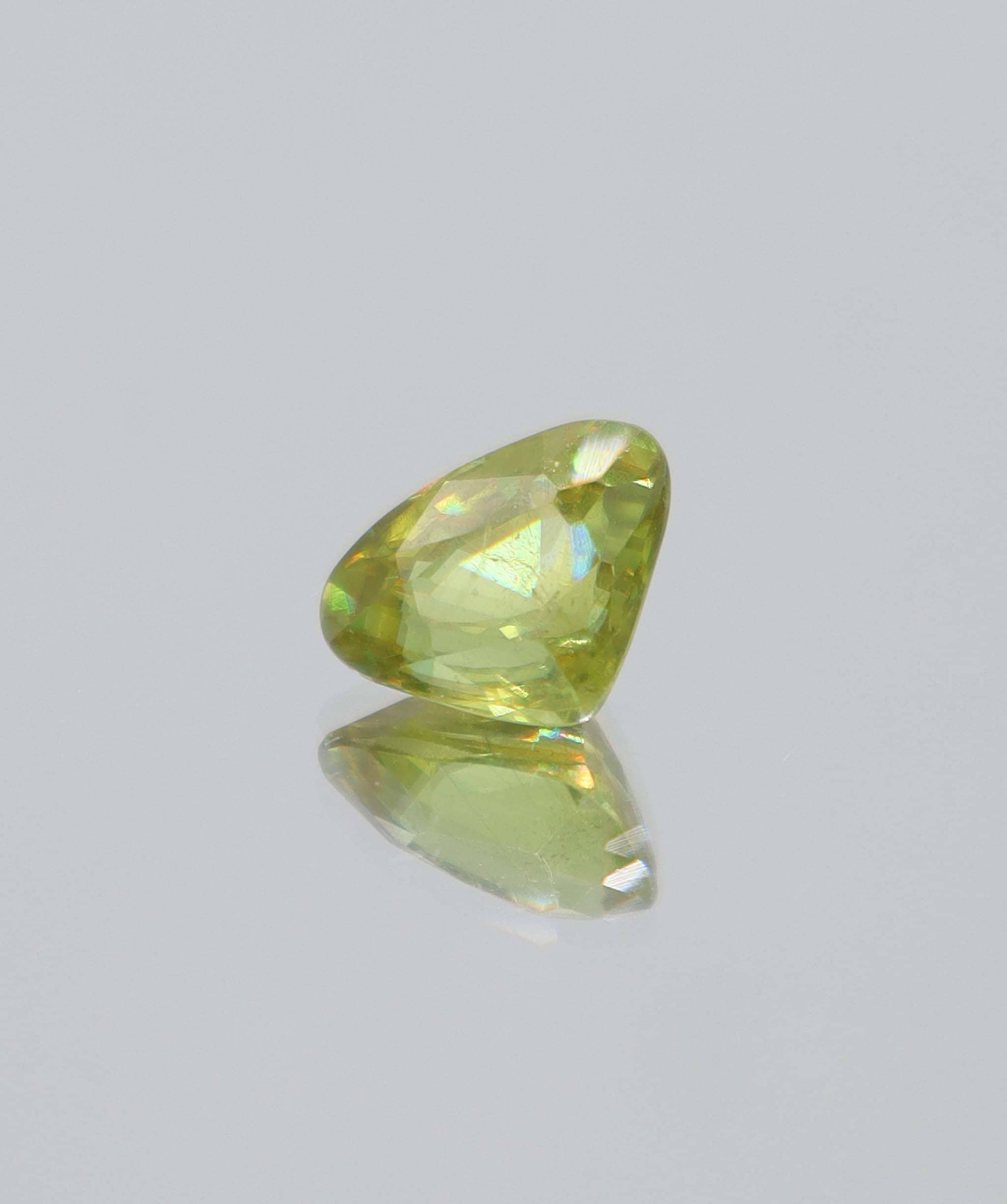 Luxury Promise 2.48ct Sphene Trilliant DXBCS5853