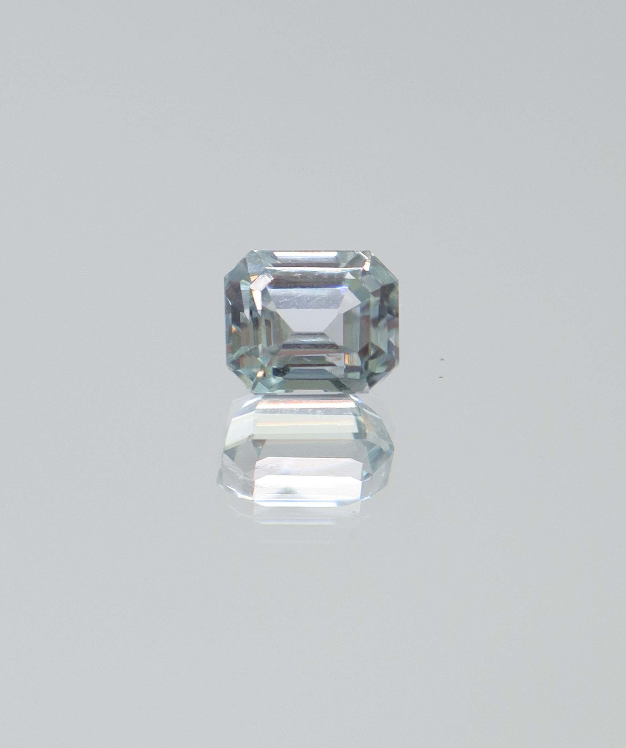 Luxury Promise 2.49ct Green Kunzite emerald cut DXBCD2014
