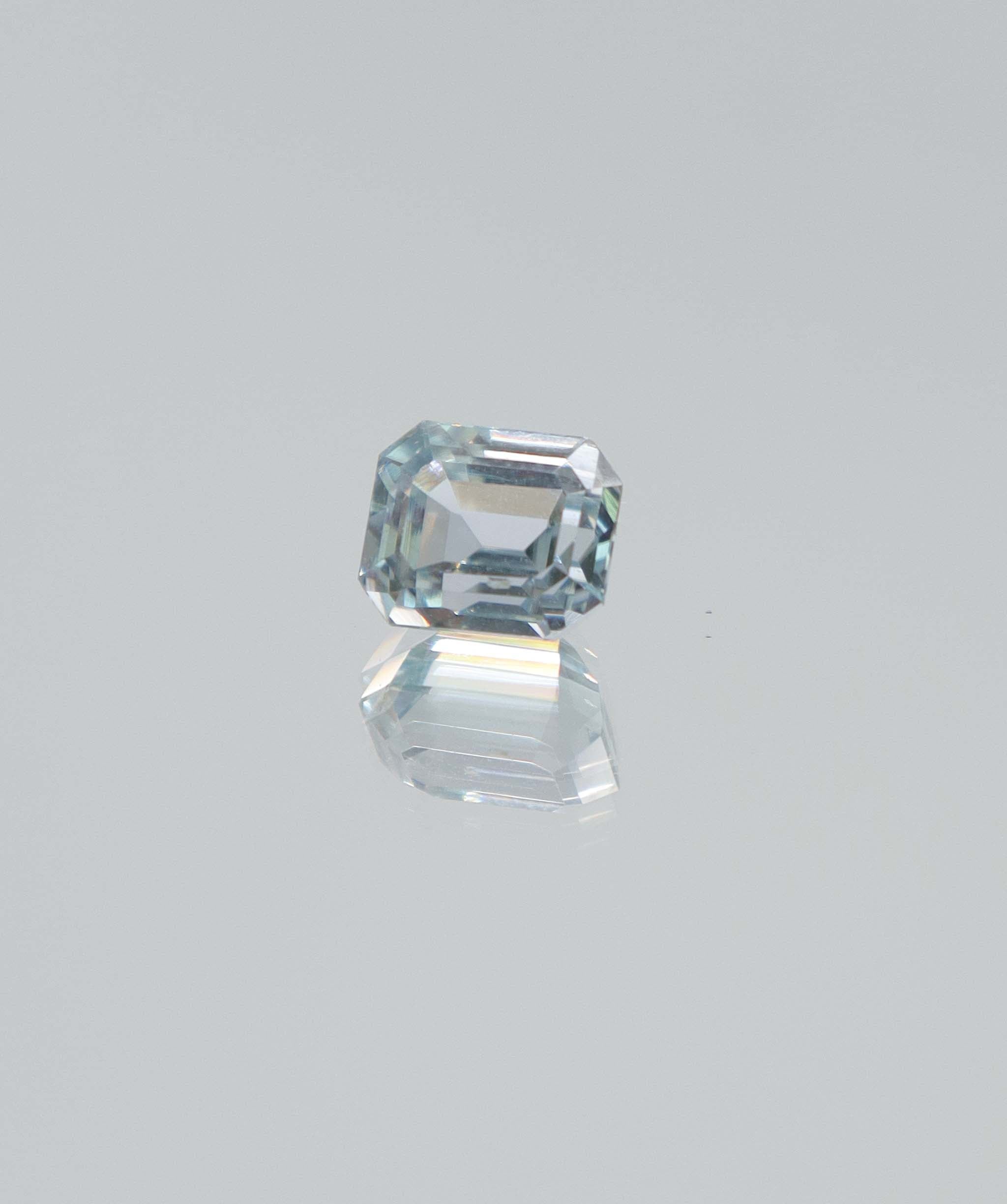 Luxury Promise 2.49ct Green Kunzite emerald cut DXBCD2014