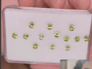 Luxury Promise 2.50ct Peridot Melee Box 3.5mm THAIC0680