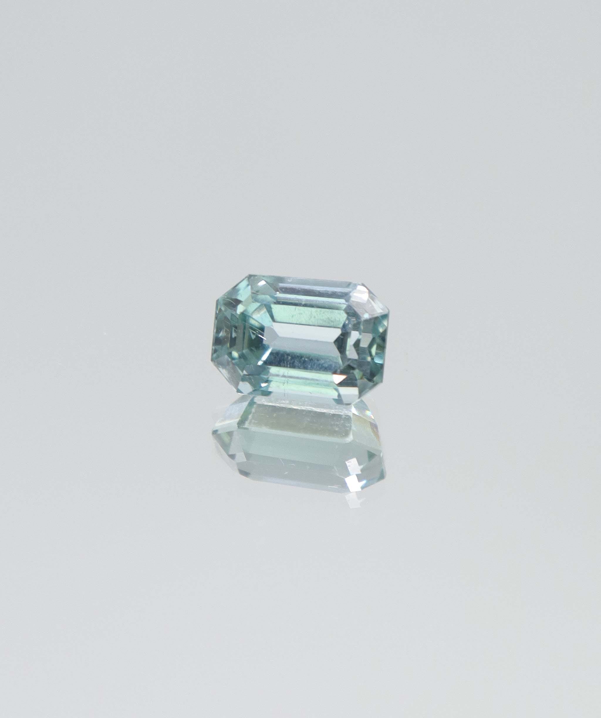 Luxury Promise 3.08ct Green Kunzite emerald cut DXBCD2018