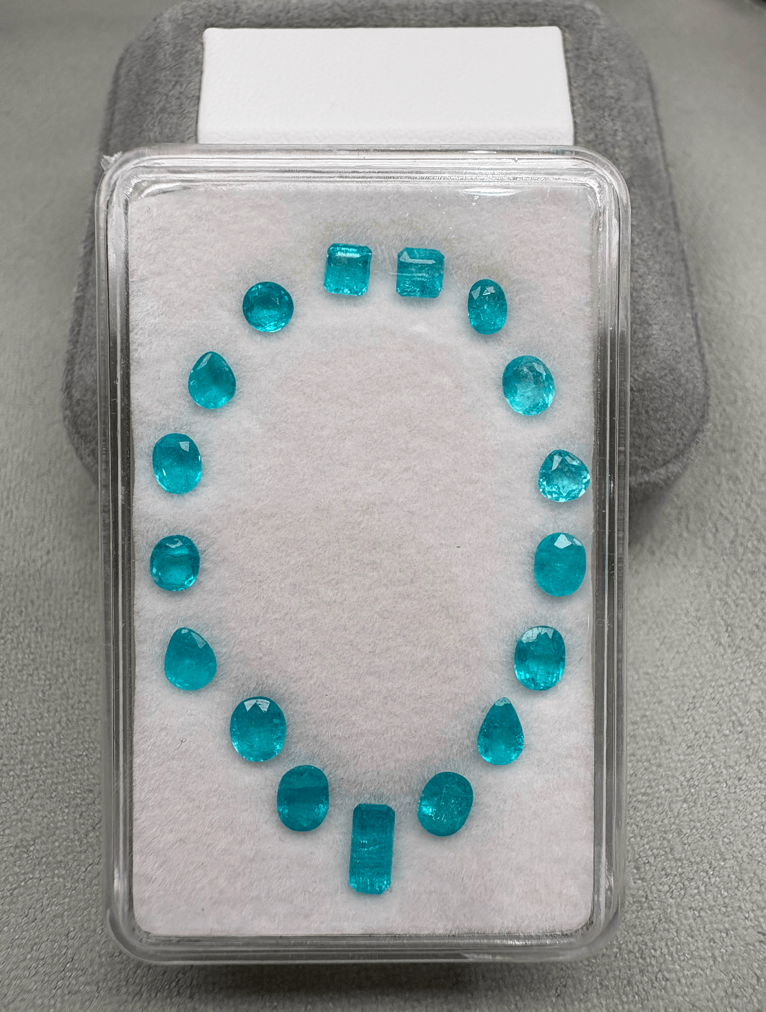Luxury Promise 3.68ct Exclusive Neon Blue Paraiba Ethiopia set of 17 E-19