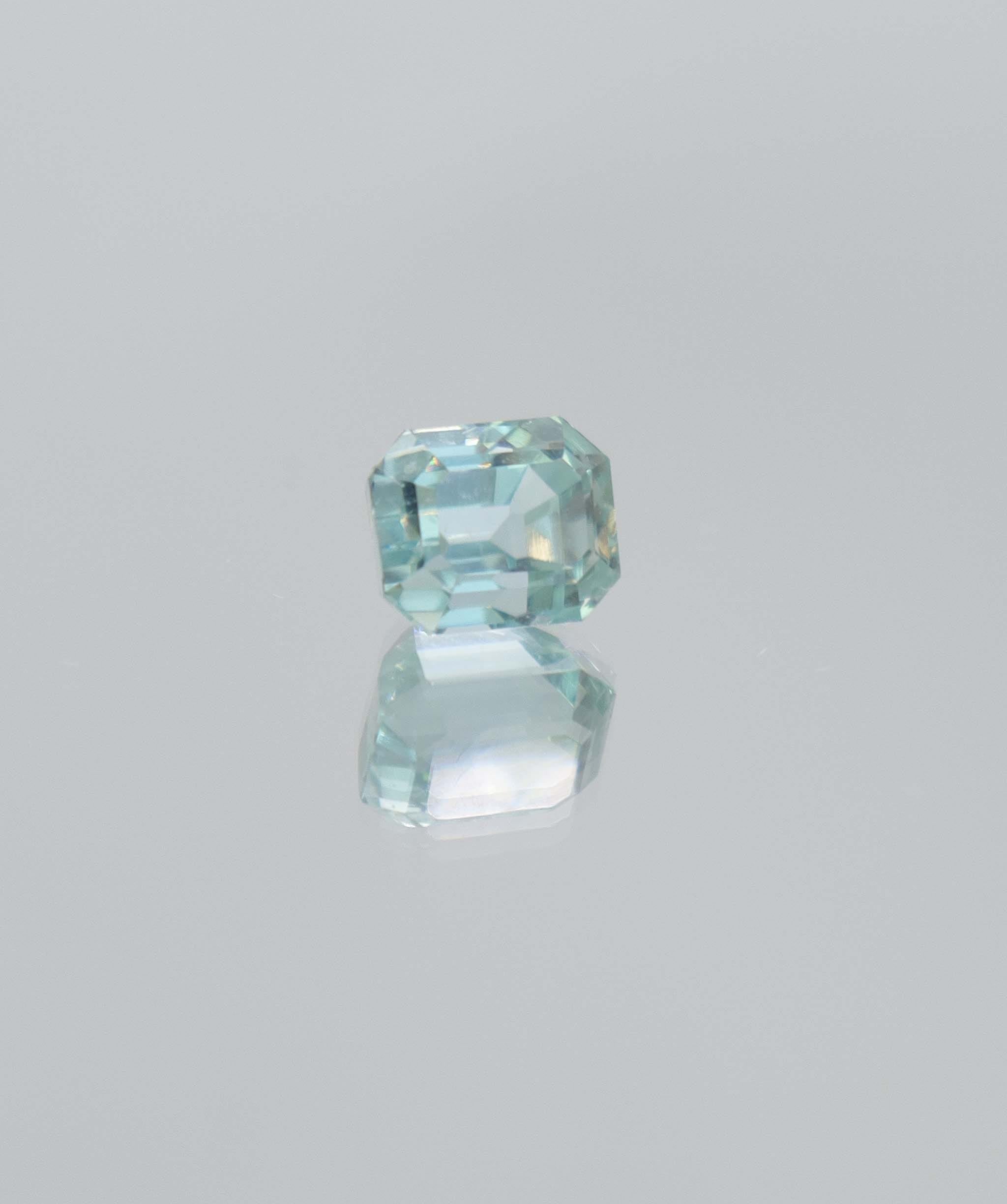 Luxury Promise 3.73ct Green Kunzite emerald cut DXBCD2017