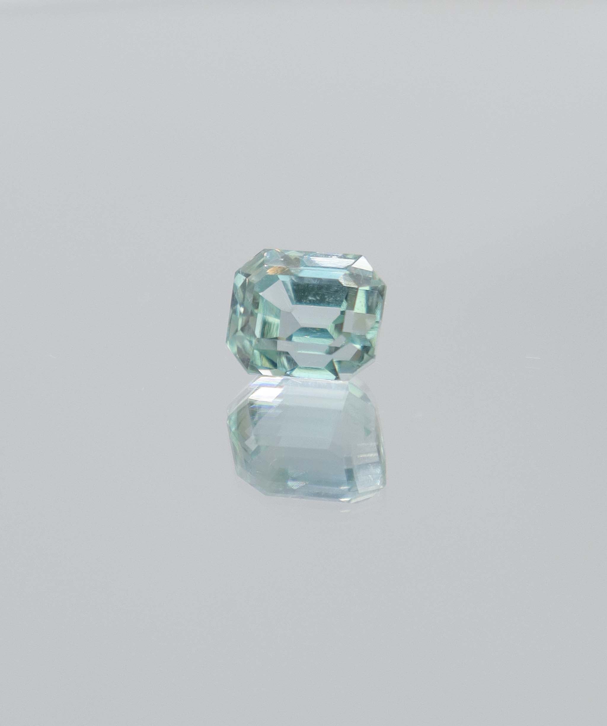 Luxury Promise 3.73ct Green Kunzite emerald cut DXBCD2017