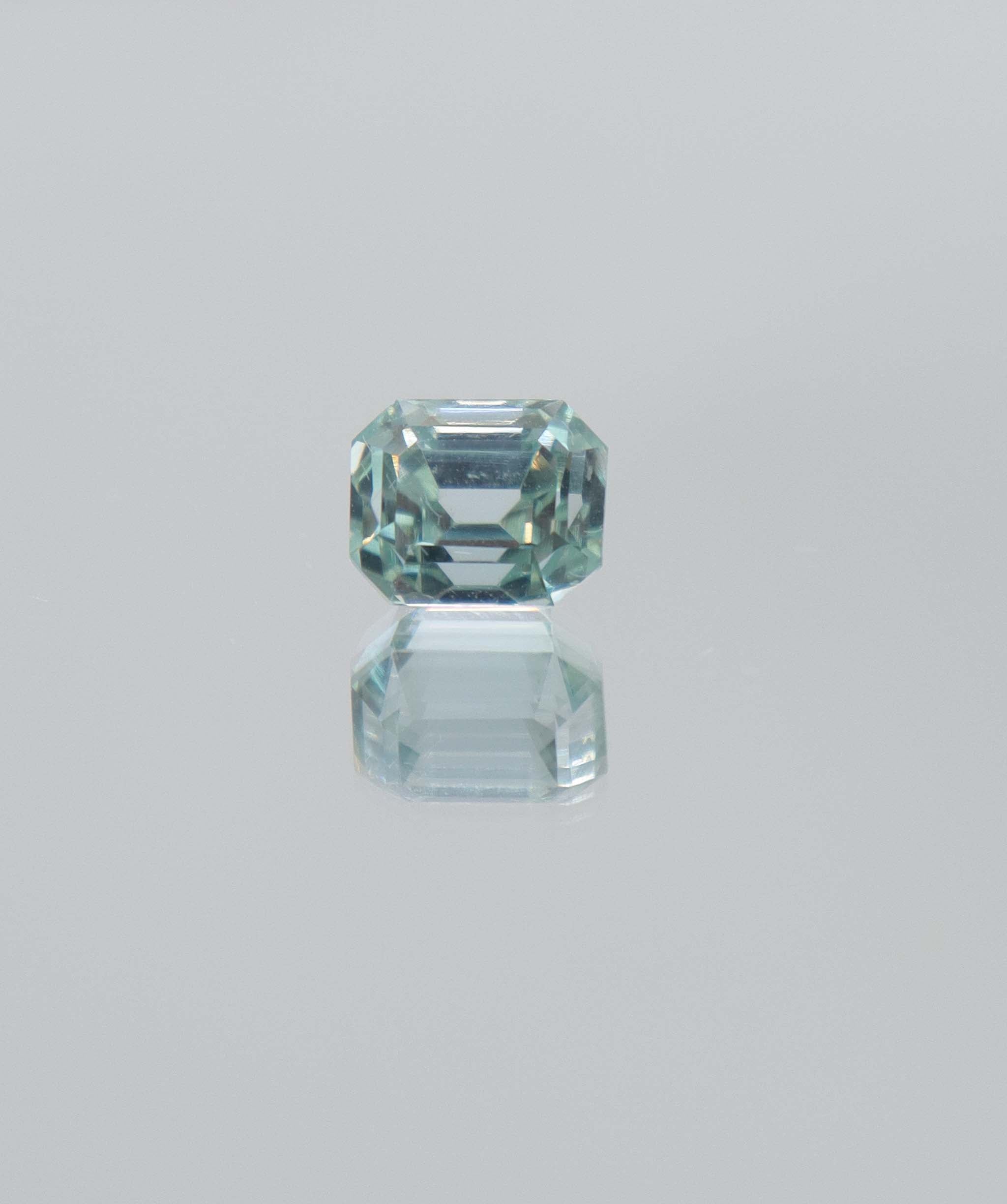 Luxury Promise 3.73ct Green Kunzite emerald cut DXBCD2017