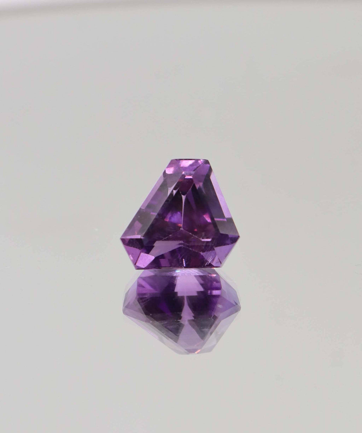 Luxury Promise 6.60ct Amethyst Trilliant DXBCD2212