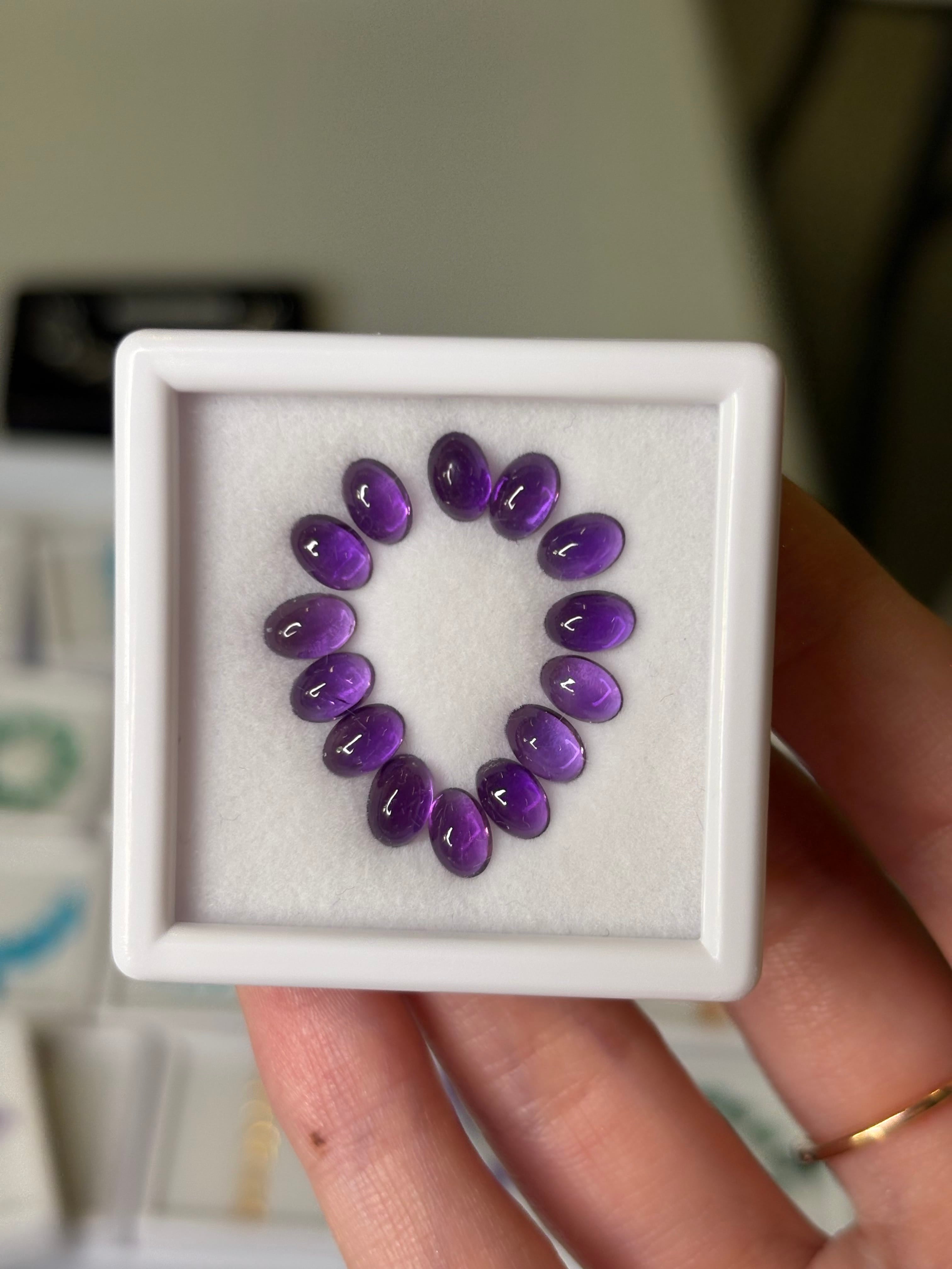 Luxury Promise 7.00ct Amethyst Oval Cabochon Set (14 pcs) DXBCS4800